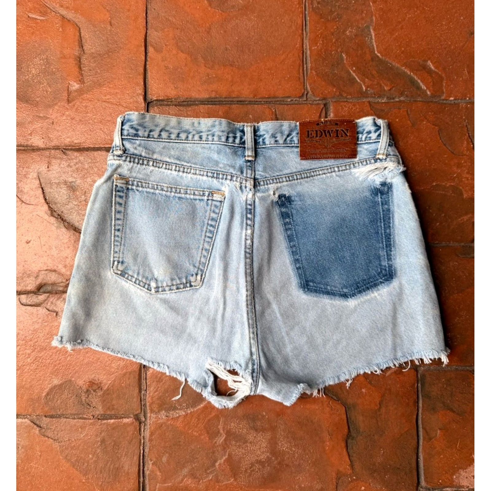 Edwin VINTAGE Edwin Japan Cut Off Jean Shorts Women’s 32 Light Wash Distressed Blue Denim Casual 90s Bohemian Girls Size 24" / US 00 / IT 34 - 3 Thumbnail