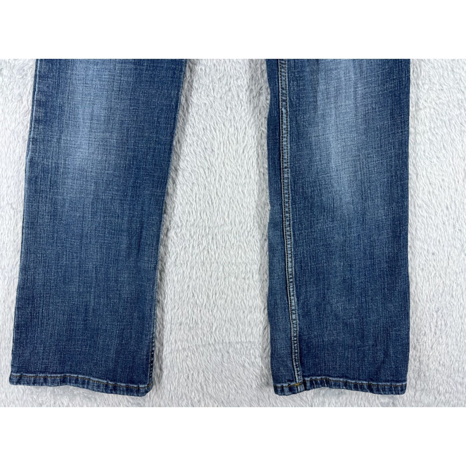 Wrangler Wrangler Jeans Women 11 Blue Denim Bootcut Mid Wash Embroidered 30x28 Pants Regular SwMt Size 32" / US 10 / IT 46 - 2 Thumbnail