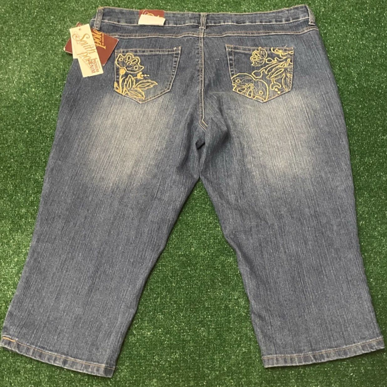 Southpole VINTAGE Southpole Jeans Capri Women 20 Blue Baggy Grunge Hip Hop Y2K Flowers Embroidered Rhinestone Studded Pockets Size 42" / US 20 - 2 Thumbnail