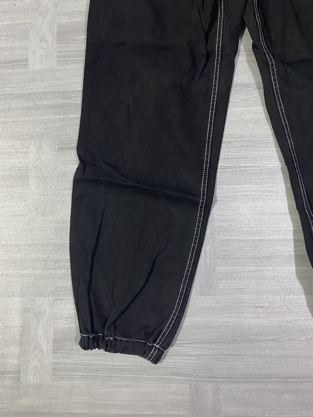 Santa Cruz Skateboards Santa Cruz Y2K Black Skate Cargo Style Elasticated Cuffs Size US 30 / EU 46 - 15 Thumbnail