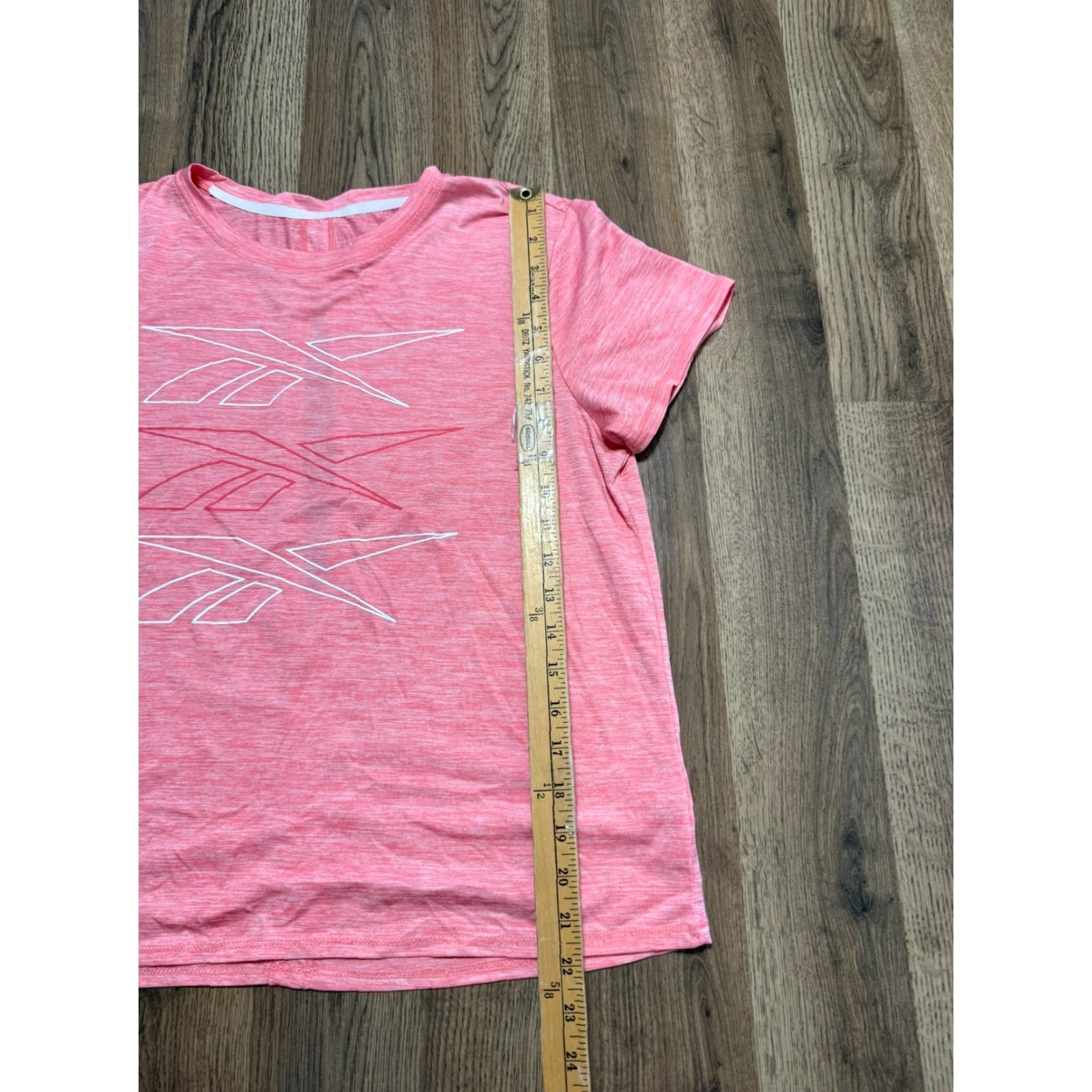 Reebok Reebok Shirt Womens Large White Pink Athletic Wear Crewneck Shirt Ladies Regular Fit Cotton Short Sleeve Casual Modern Basic Spring Summer Fall Womens Size L / US 10 / IT 46 - 7 Thumbnail