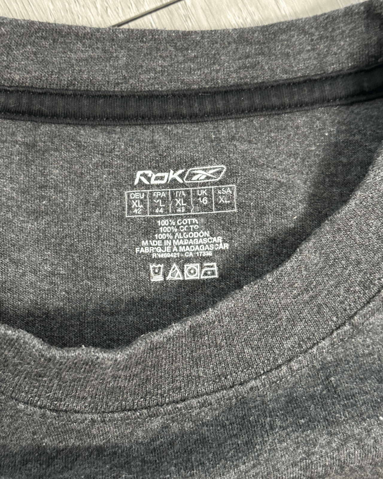 Reebok × Vintage RBK Reebok Small Embroidered Logo Gray T-Shirt - XL Size US XL / EU 56 / 4 - 4 Thumbnail