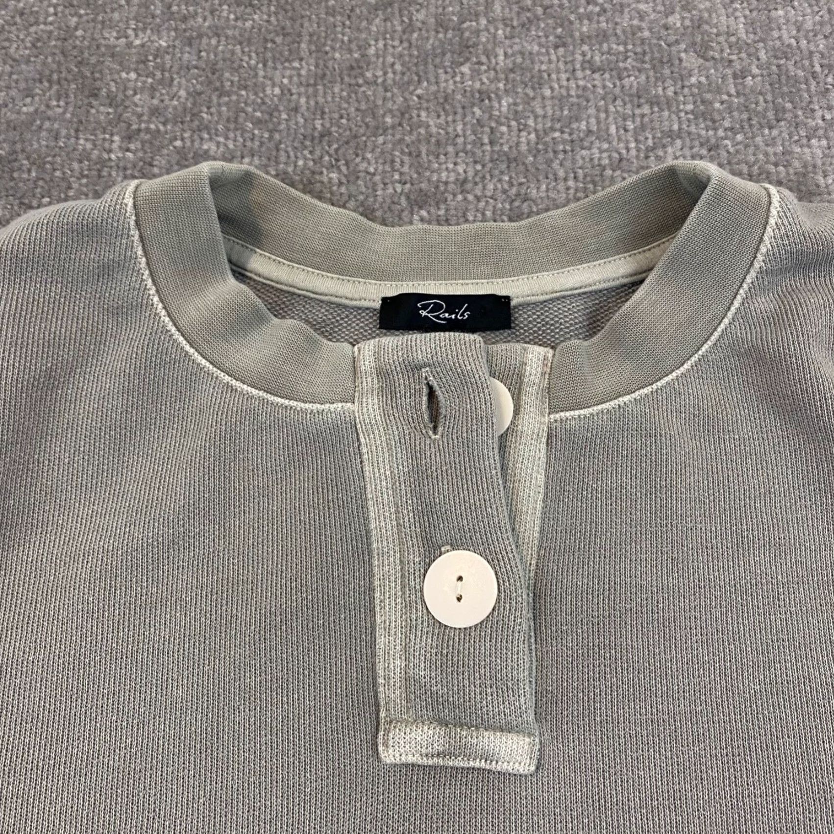 Rails VINTAGE Rails Erin Pullover Womens Small Sage Green Short Crop Top Sweater Button L/S Size S / US 4 / IT 40 - 2 Thumbnail
