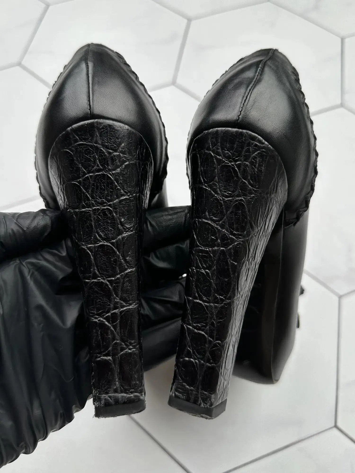 Just Cavalli Just Cavalli Vintage Heels (W59) Size US 7 / IT 37 - 6 Thumbnail
