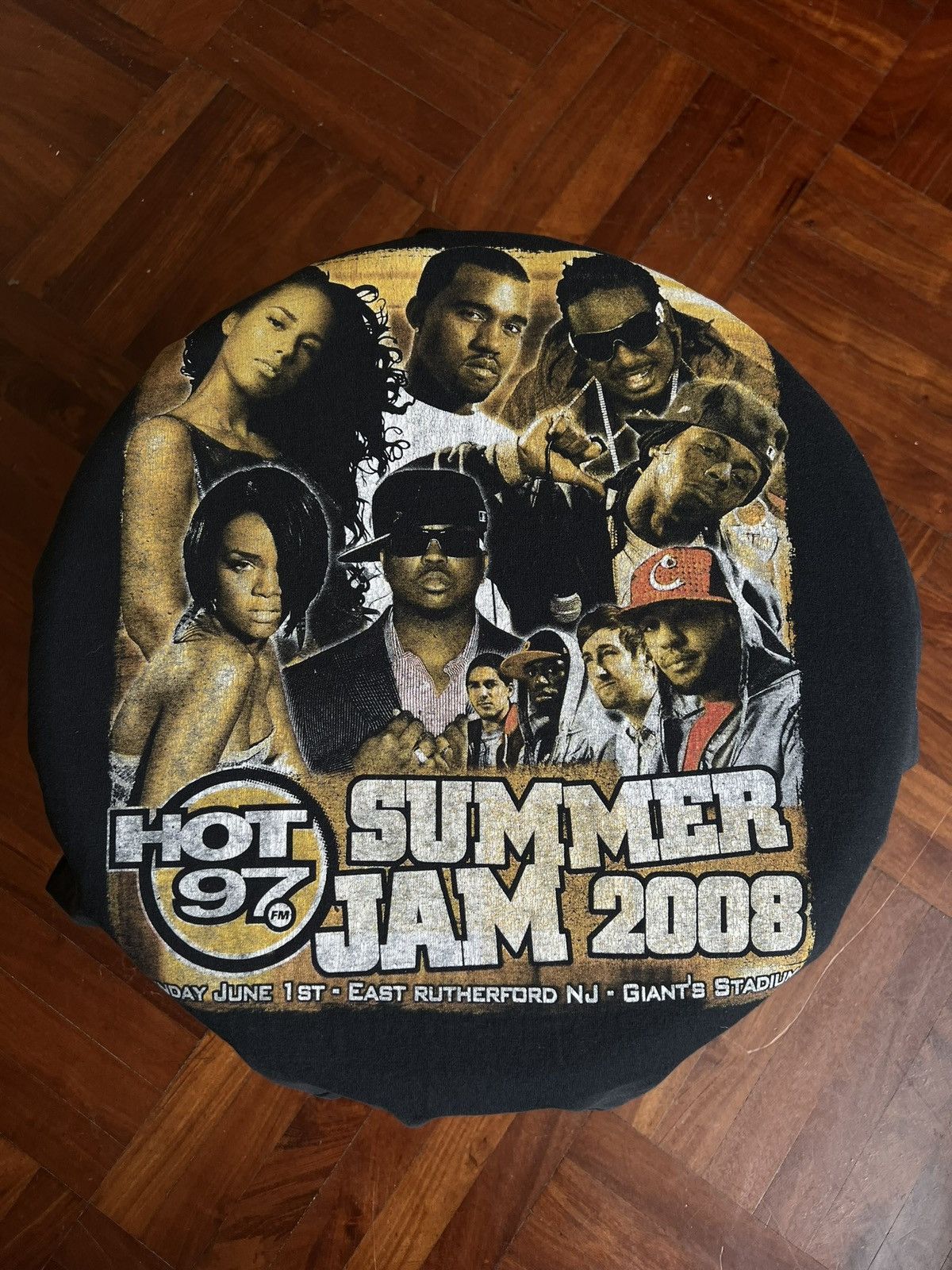 Kanye West 08 Summer Jam KanyeWest Rihana LilWayne Public Enemy Rap tee Size US XL / EU 56 / 4 - 1 Thumbnail