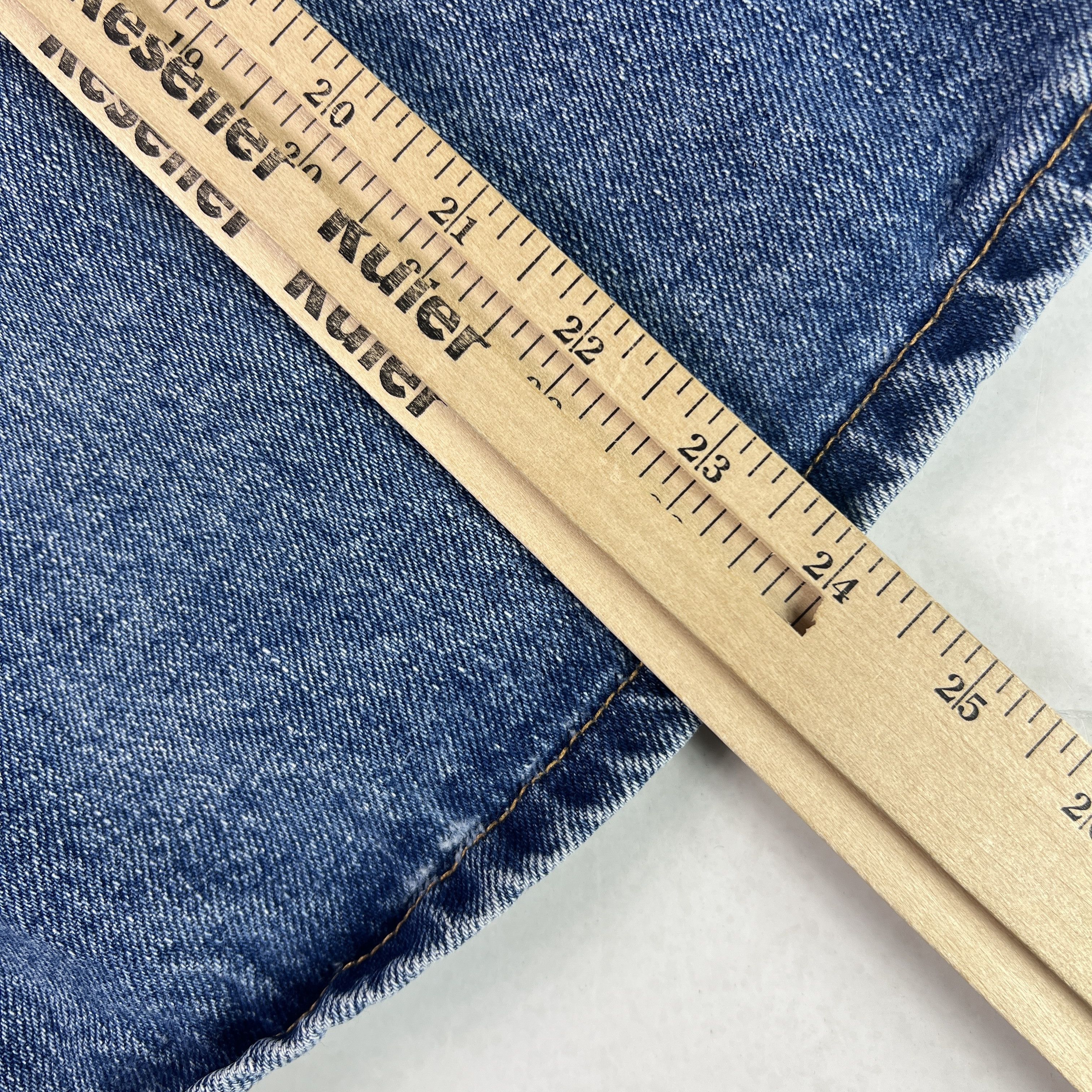 Levi's Y2K Levi's Jean Shorts 560 Loose Faded Thrashed Denim Jorts Size US 36 / EU 52 - 15 Thumbnail