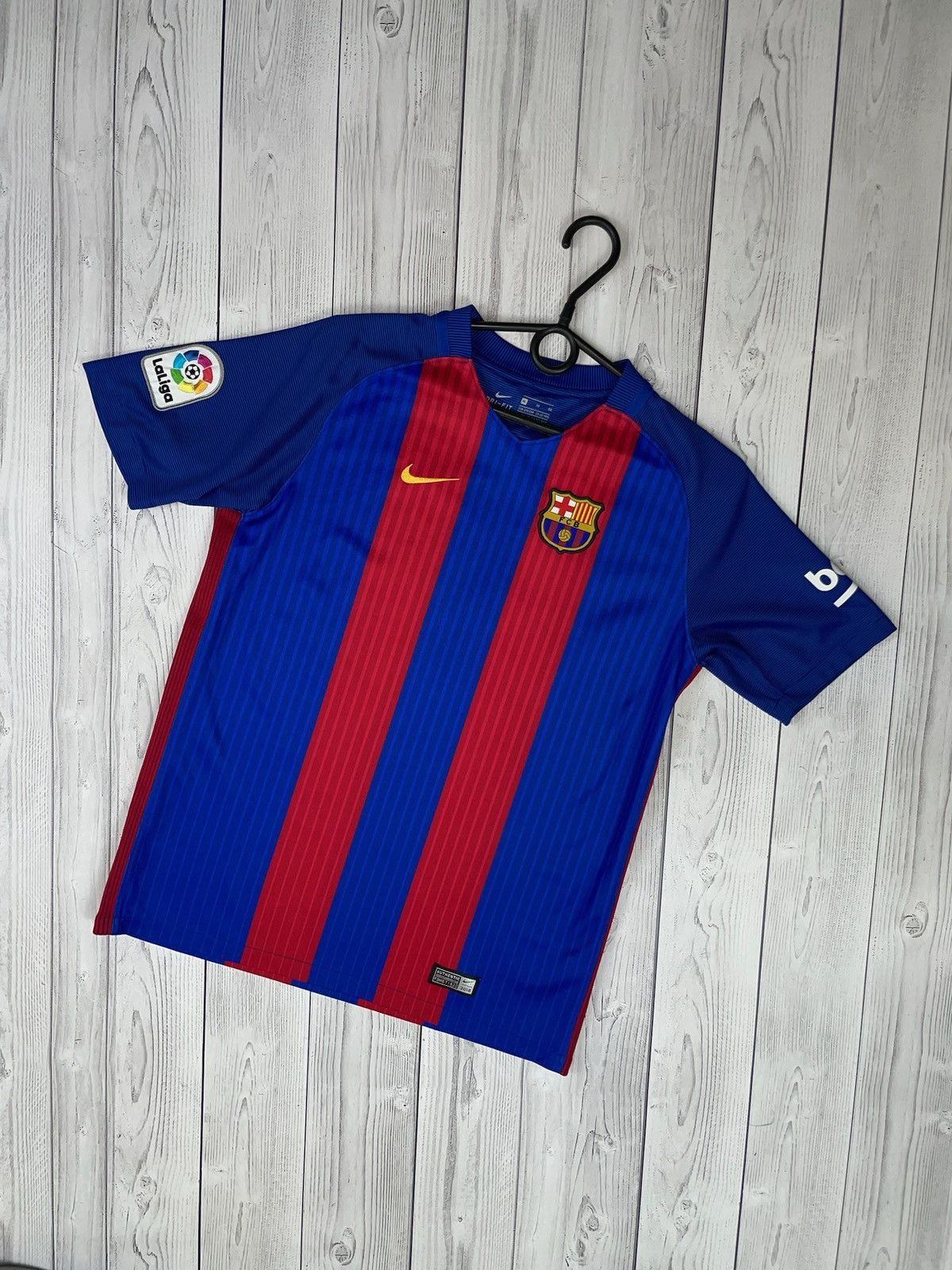 Nike Vintage nike Barcelona soccer jersey 21 De Jong rare size Xs Size US XS / EU 42 / 0 - 2 Thumbnail