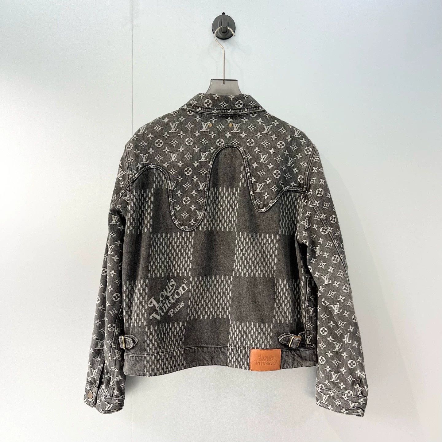 Louis Vuitton 【LV】Louis Vuitton Black Nigo Collaboration Denim Jacket Size M / US 6-8 / IT 42-44 - 2 Thumbnail