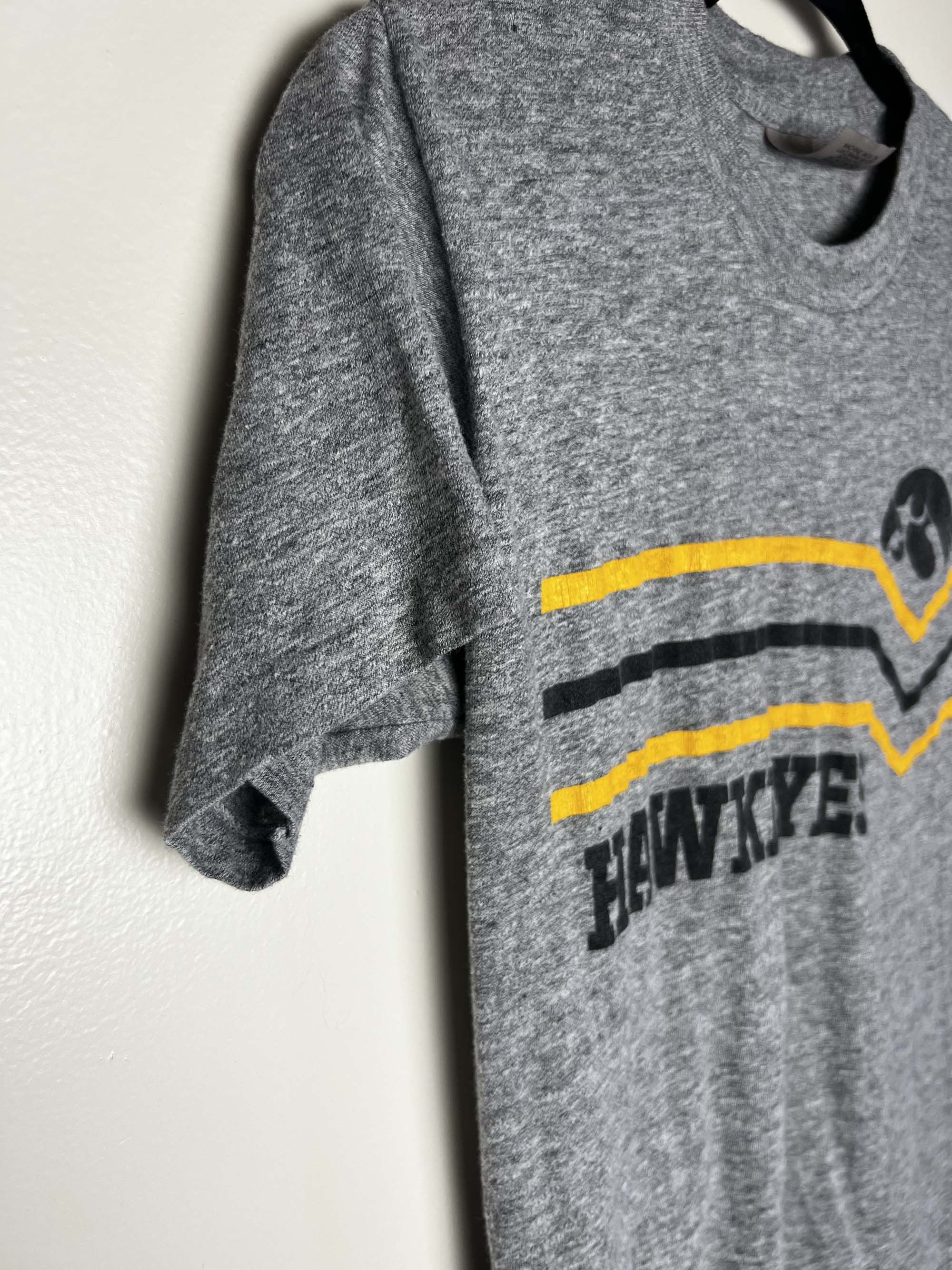 Vintage Vintage 1980's Iowa Hawkeyes Logo Single Stitch T-Shirt Size M / US 6-8 / IT 42-44 - 5 Thumbnail