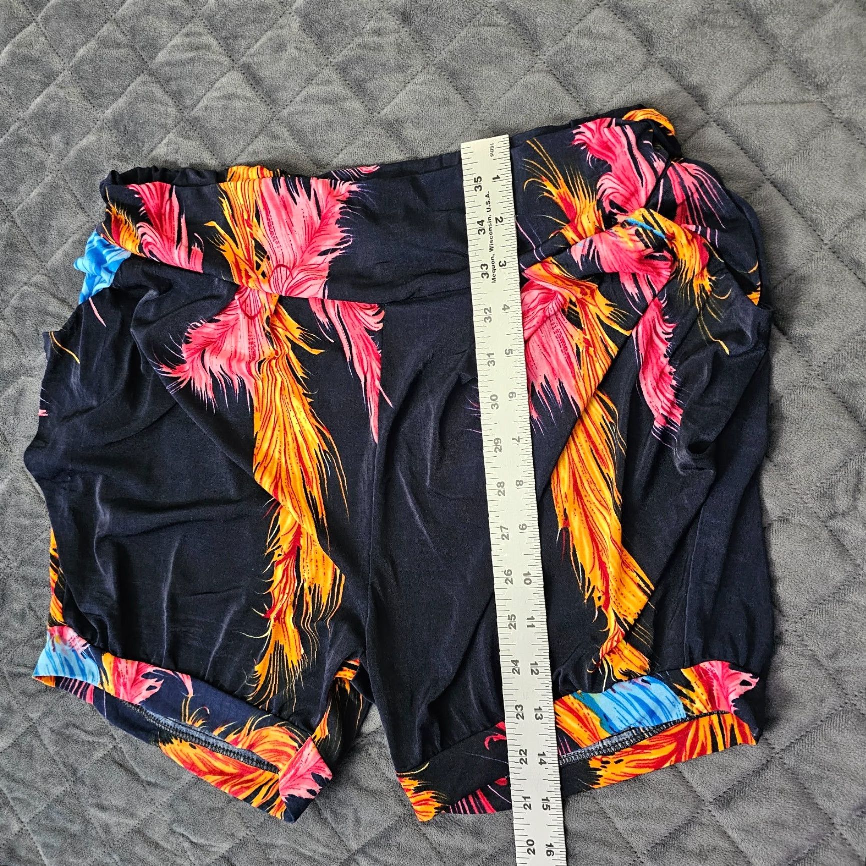 Vintage Julia Women’s Geometric Silk Bermuda Shorts L Green Casual Stretch Party Size 36" / US 14 / IT 50 - 5 Thumbnail
