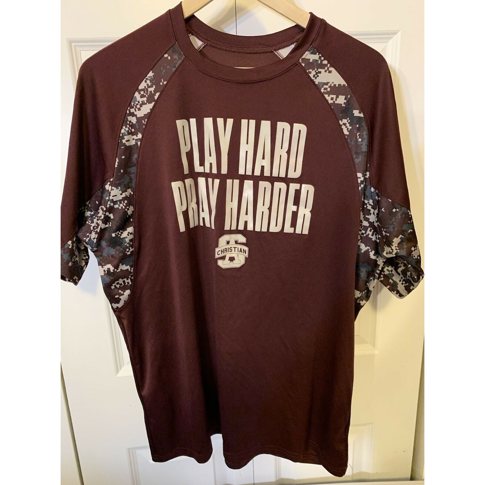 Other Play Hard Pray Harder Men’s Sz L T Shirt Badger Maroon White Size US L / EU 52-54 / 3 - 3 Thumbnail