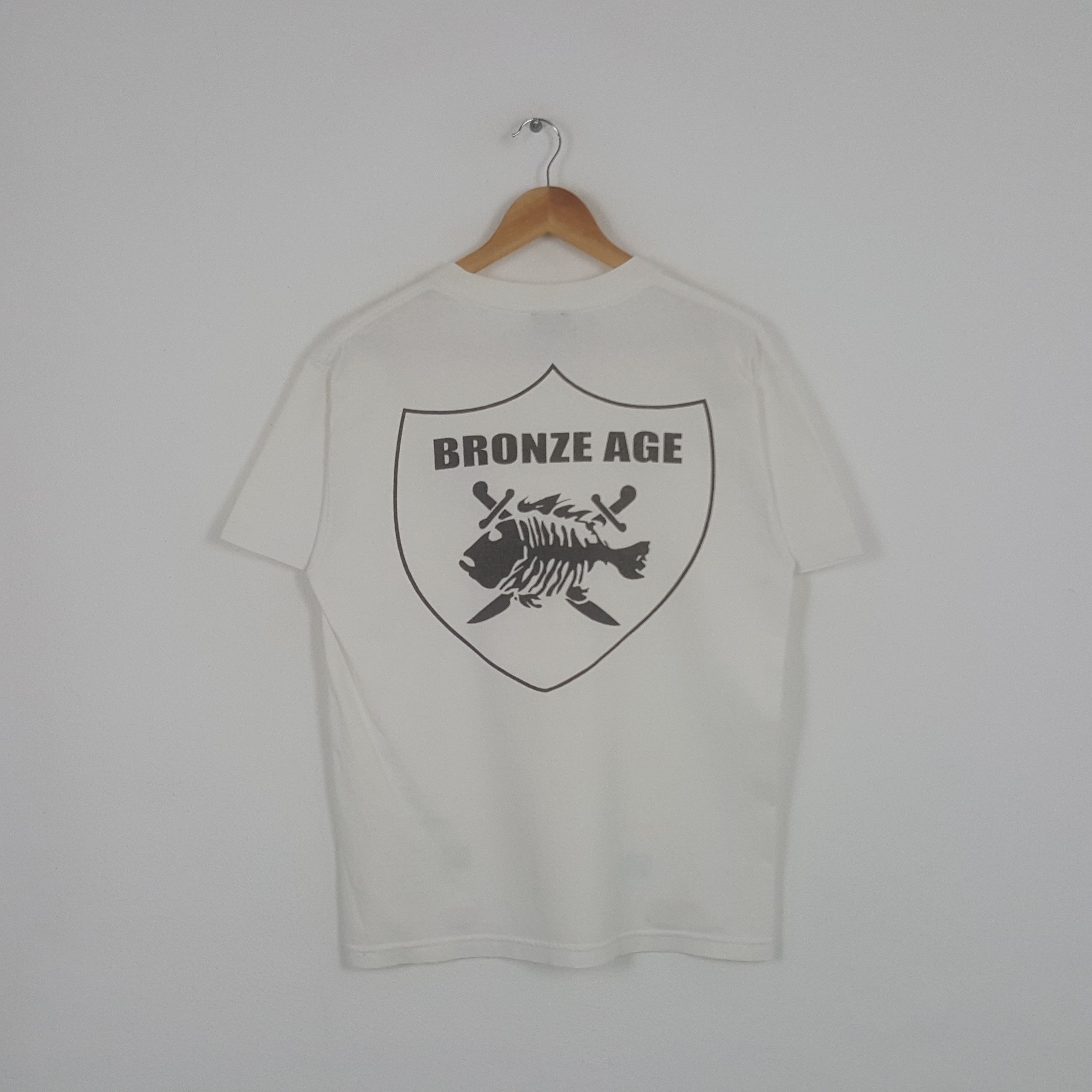 Vintage Vintage Bronze Age Surfing Style Tshirt Size US M / EU 48-50 / 2 - 1 Thumbnail