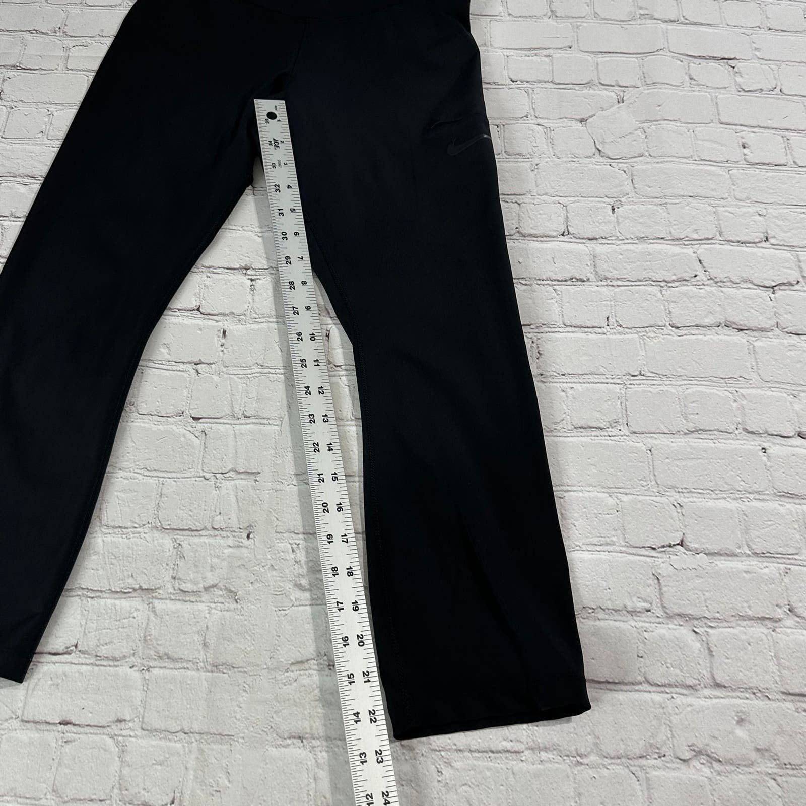 Nike Black Nike leggings size medium Size 30" / US 8 / IT 44 - 6 Thumbnail