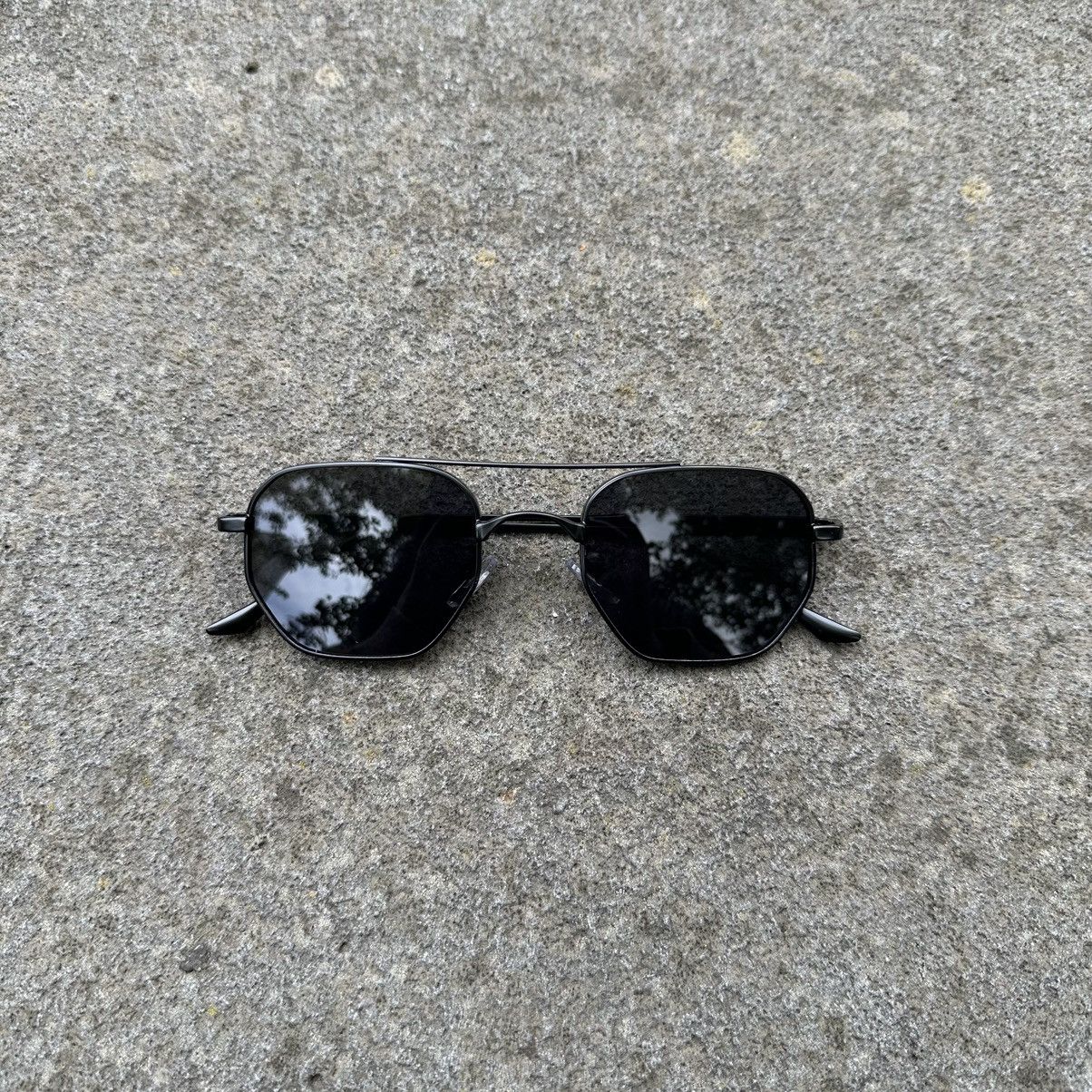 Other SUNGLASSES BRAND NEW CLASSIC RETRO VINTAGE QBY9511-01 Size ONE SIZE - 1 Thumbnail