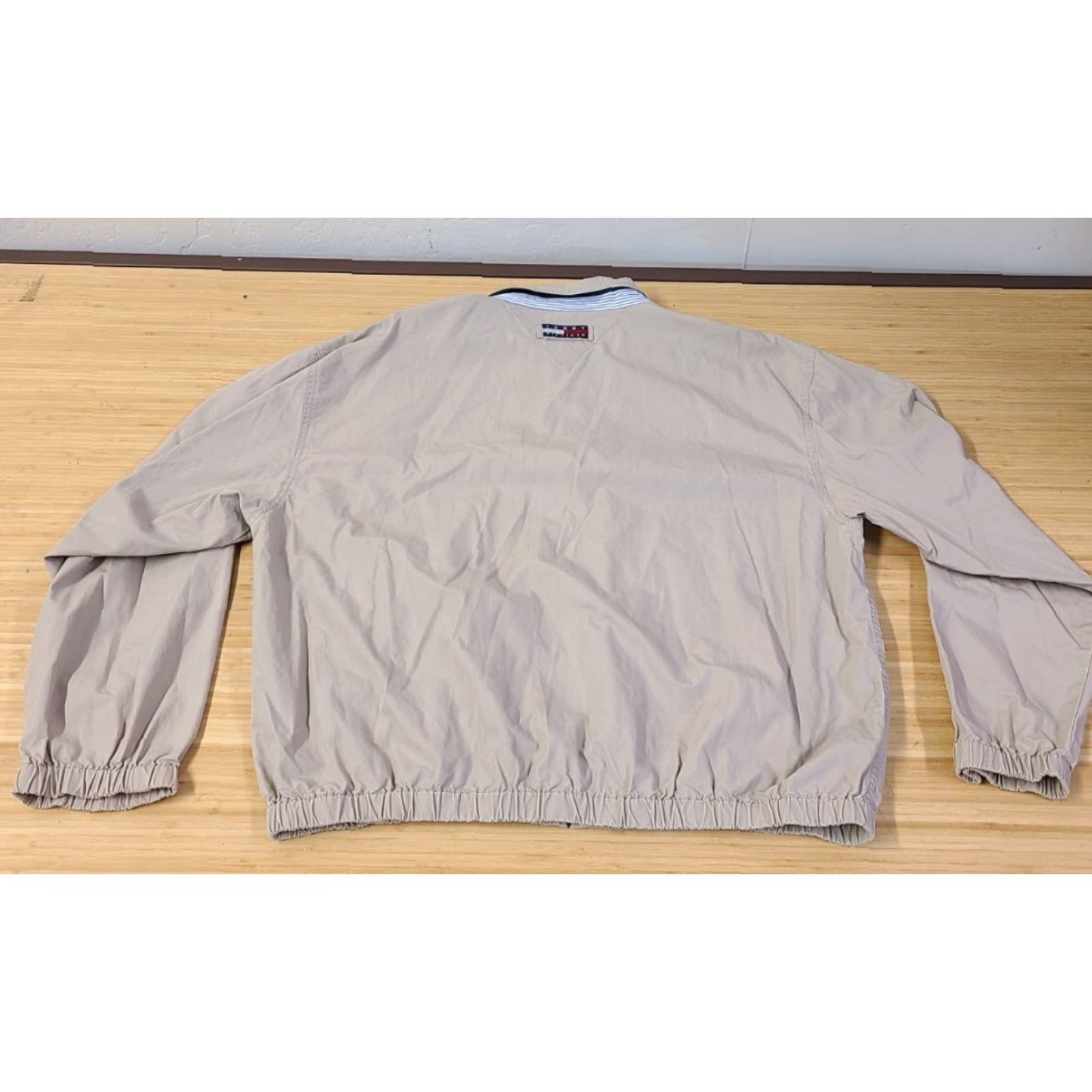 Tommy Hilfiger VINTAGE Tommy Hilfiger Logo Flag Jacket XL Boys? No, Men. Size US XL / EU 56 / 4 - 7 Thumbnail