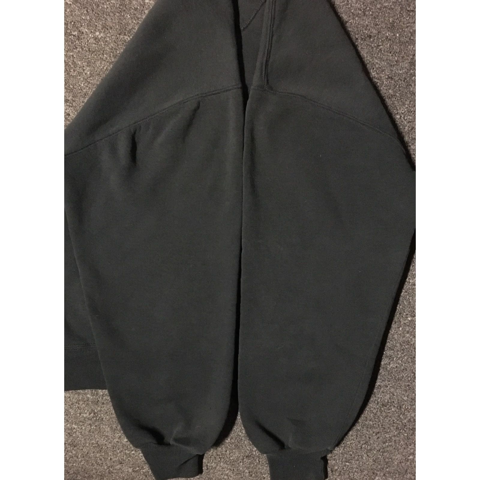 Russell Athletic VINTAGE Russell Athletic Sweatshirt S Black 90s Distressed Faded Pullover Men USA 80s Grunge Punk Biker Surf Skate Rock Retro Basic Rush Size US S / EU 44-46 / 1 - 5 Thumbnail