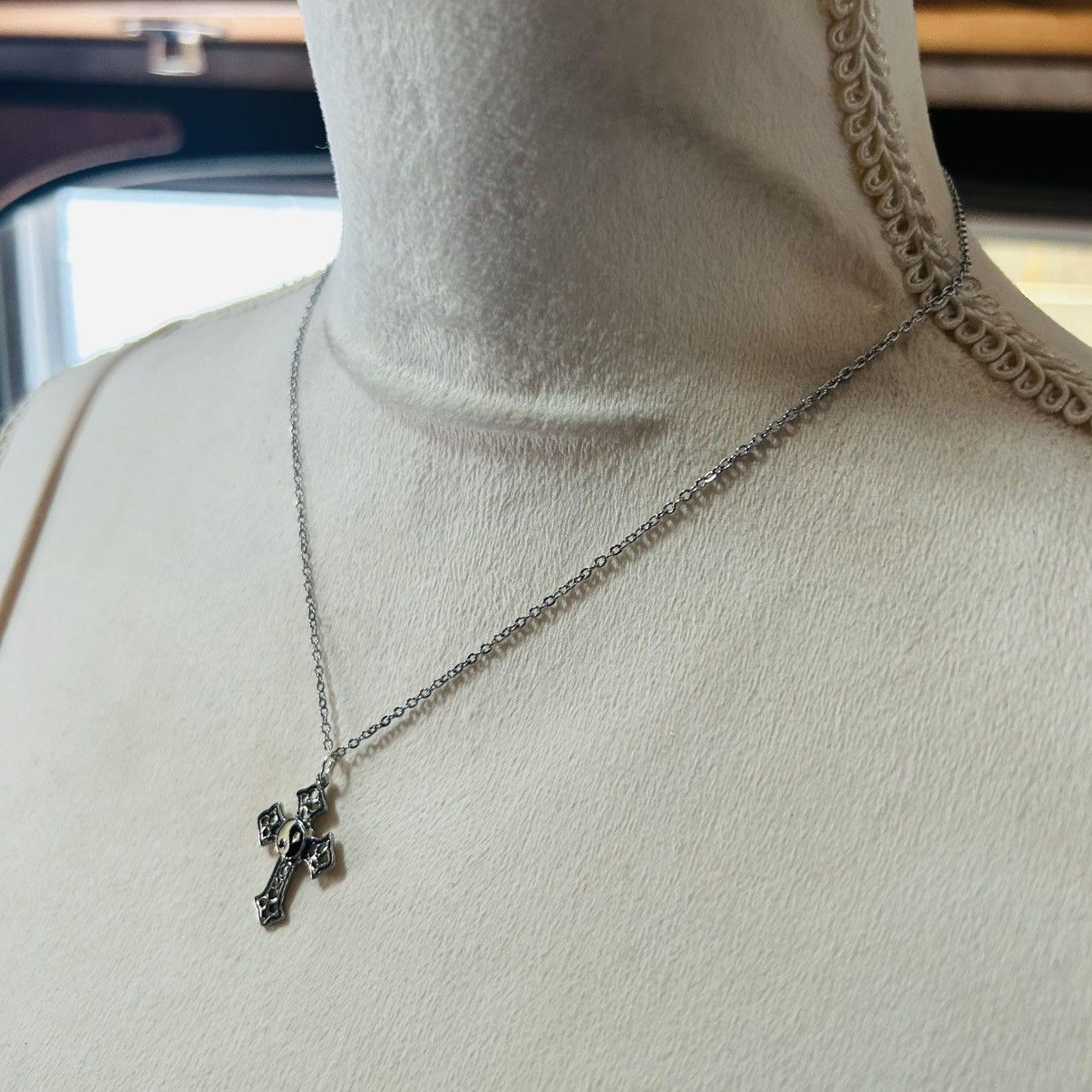 Handmade Handcrafted vintage yin and yang silver cross necklace Size ONE SIZE - 3 Thumbnail