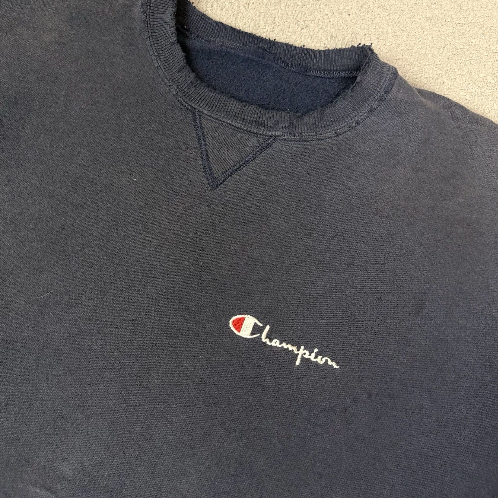 Champion VINTAGE Champion Sweatshirt Mens Large Blue Sun Faded Distressed Script Thrashed Size US L / EU 52-54 / 3 - 3 Thumbnail