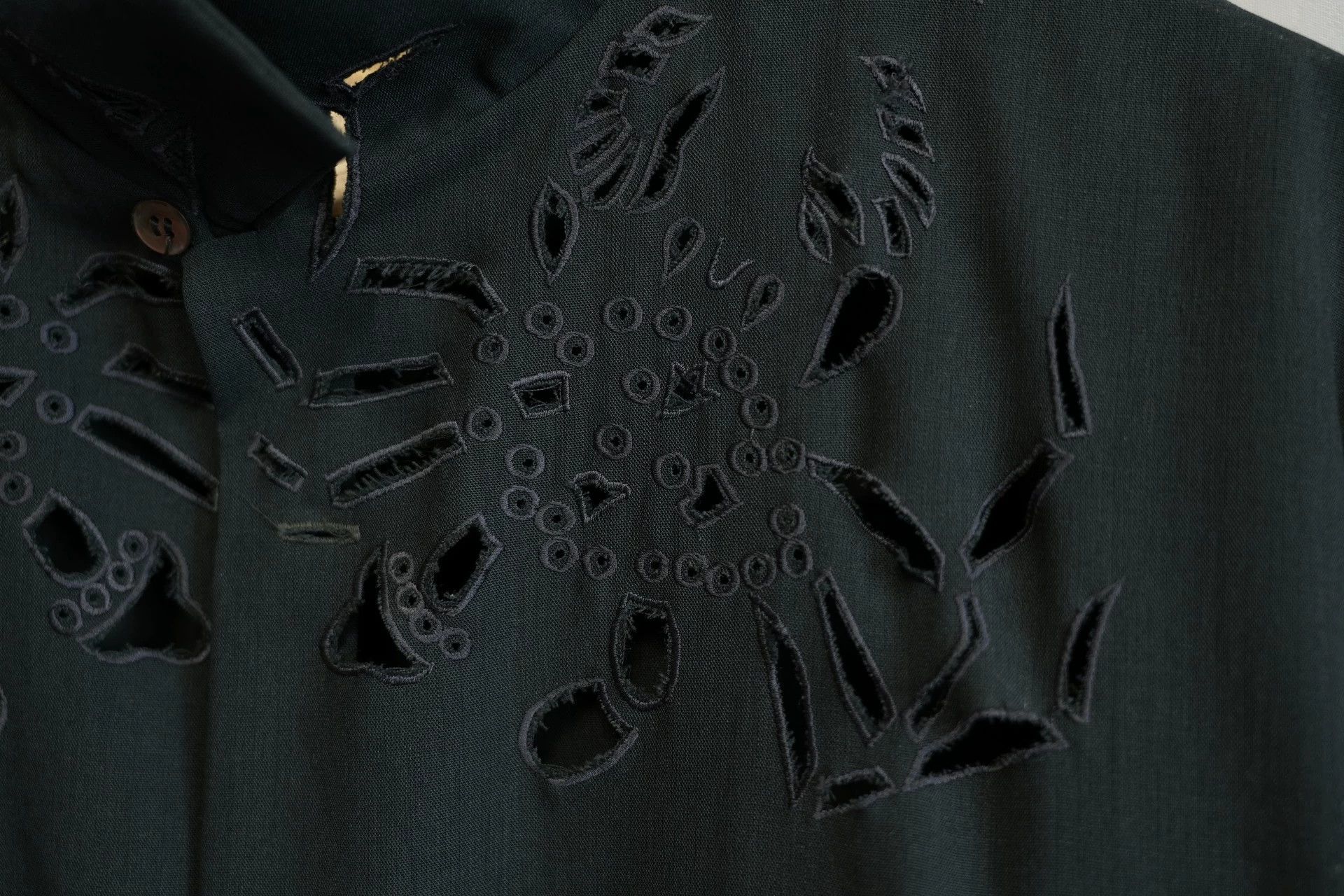 Yohji Yamamoto Yohji Yamamoto 96SS F&B Crab Hollow Shirt (Moth-eaten) Size US M / EU 48-50 / 2 - 3 Thumbnail