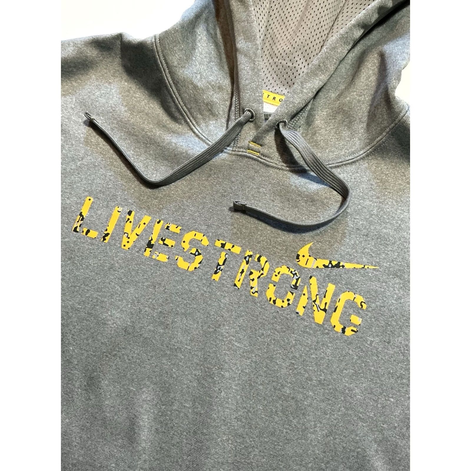 Nike Nike Therma Fit Livestrong Gray Fleece Pullover Hoodie XL Mens Size US XL / EU 56 / 4 - 6 Thumbnail