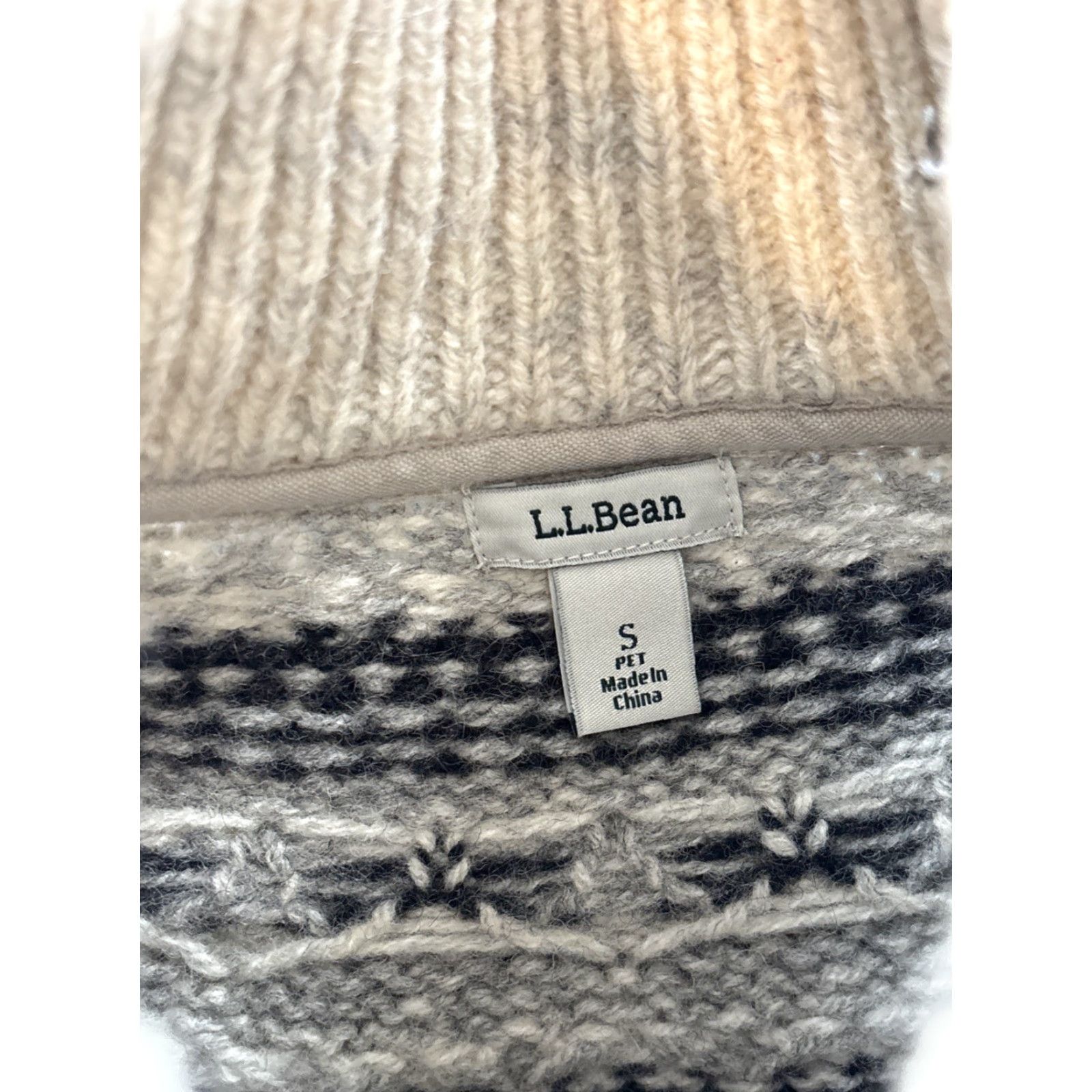 Vintage VINTAGE LL Bean Sweater Cardigan Full Zip Mock Neck Knit Wool Petites S White 90s Outdoor Ski Pockets Woman Size S / US 4 / IT 40 - 4 Thumbnail