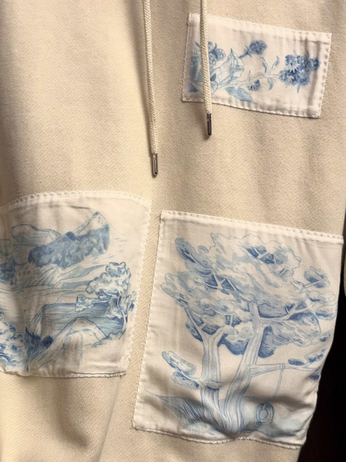 AMI ami ss19 printed patch runway sweatshirt hoodie XXS Size US XXS / EU 40 - 8 Thumbnail