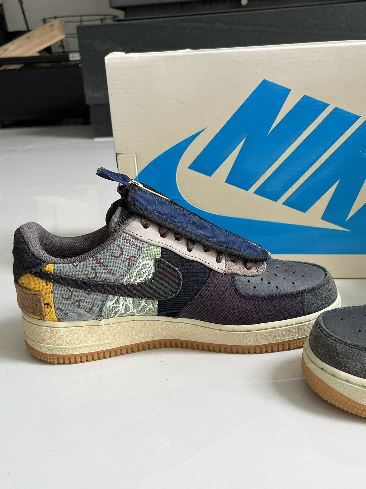 Nike × Travis Scott Nike Air Force 1 Low Travis Scott Cactus Jack Size US 8 / EU 41 - 8 Thumbnail