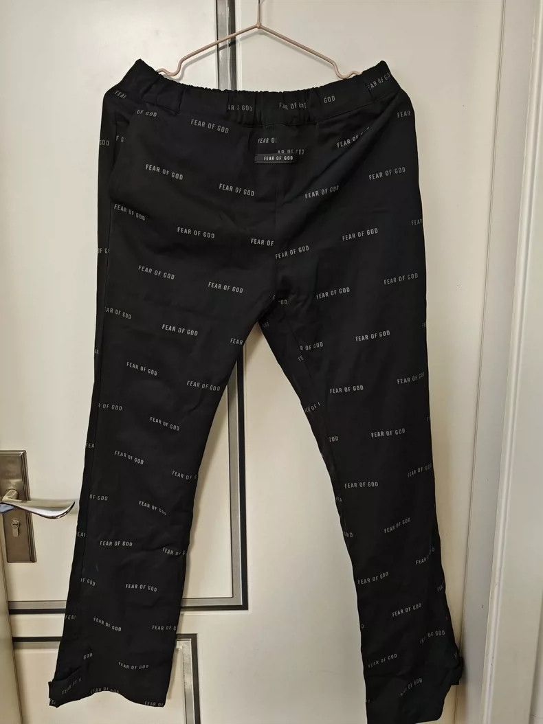 Fear of God Fear of God Nylon barrage logo trousers Size US 28 / EU 44 - 1 Thumbnail