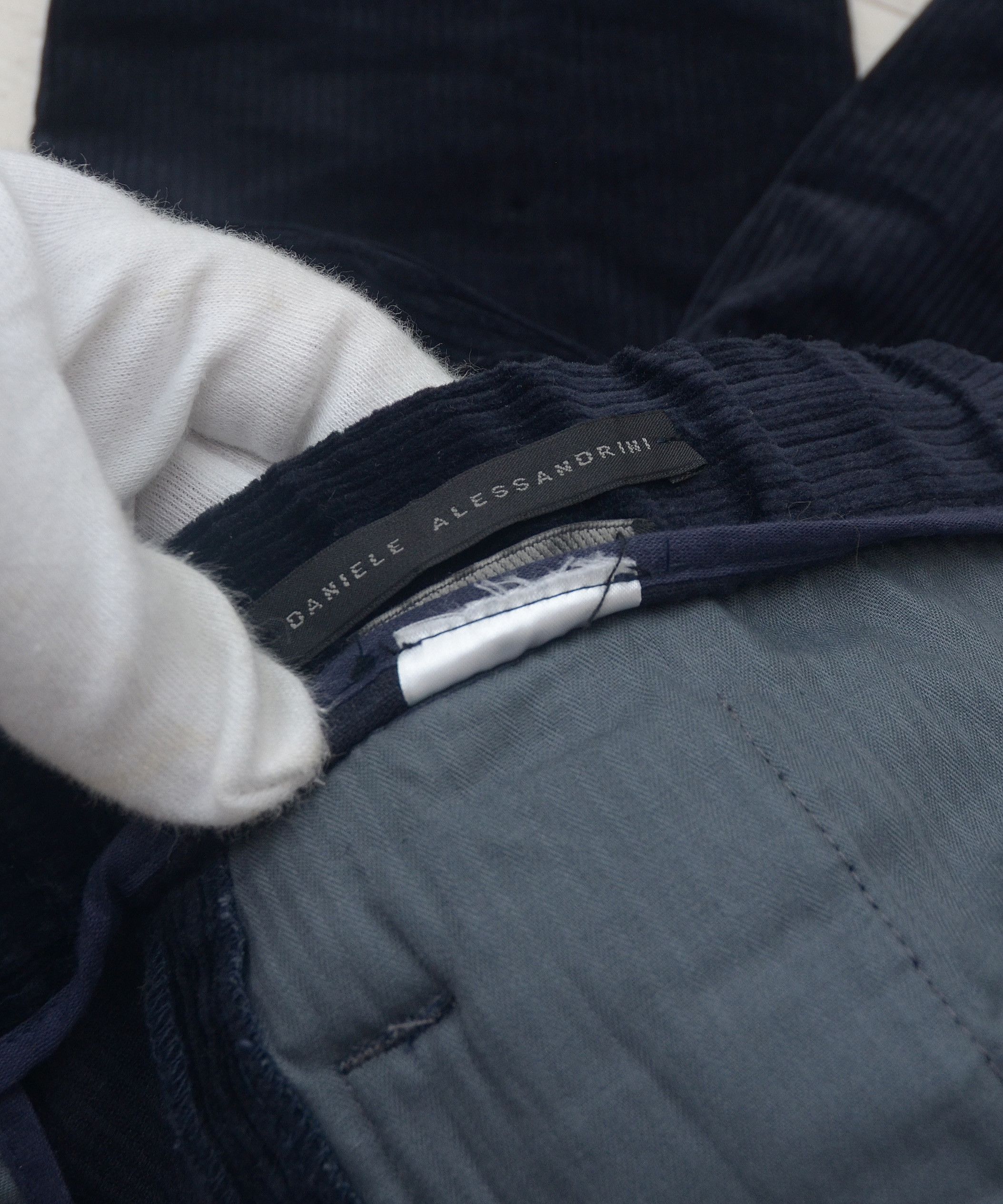 Daniele Alessandrini × Designer Daniele Alessandrini Quarantotto Navy Corduroy Velor Pants Size US 33 - 9 Thumbnail