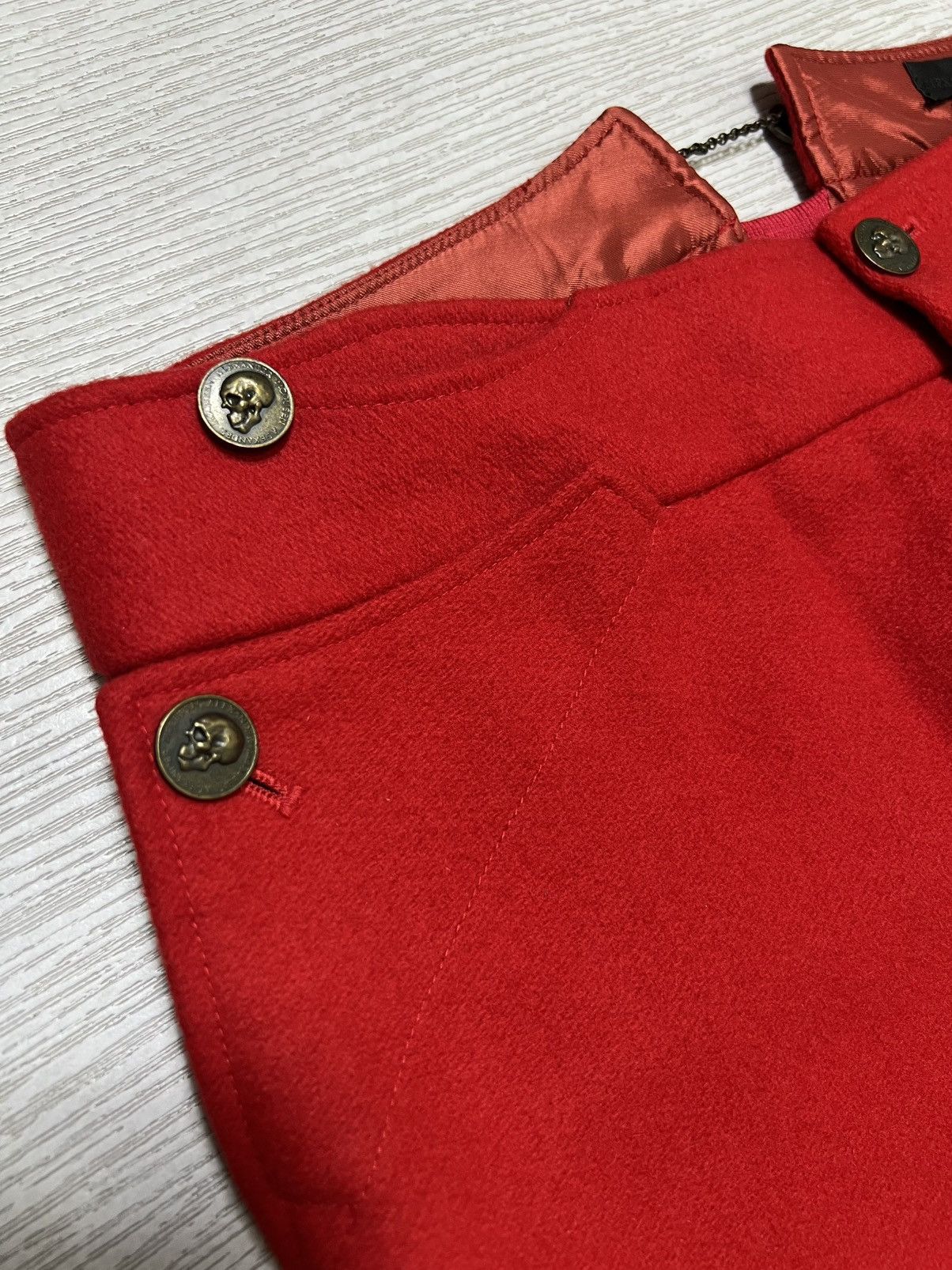 Alexander McQueen Alexander McQueen - FW11 - Coin Detail Wool Cropped Trousers Size US 30 / EU 46 - 4 Thumbnail
