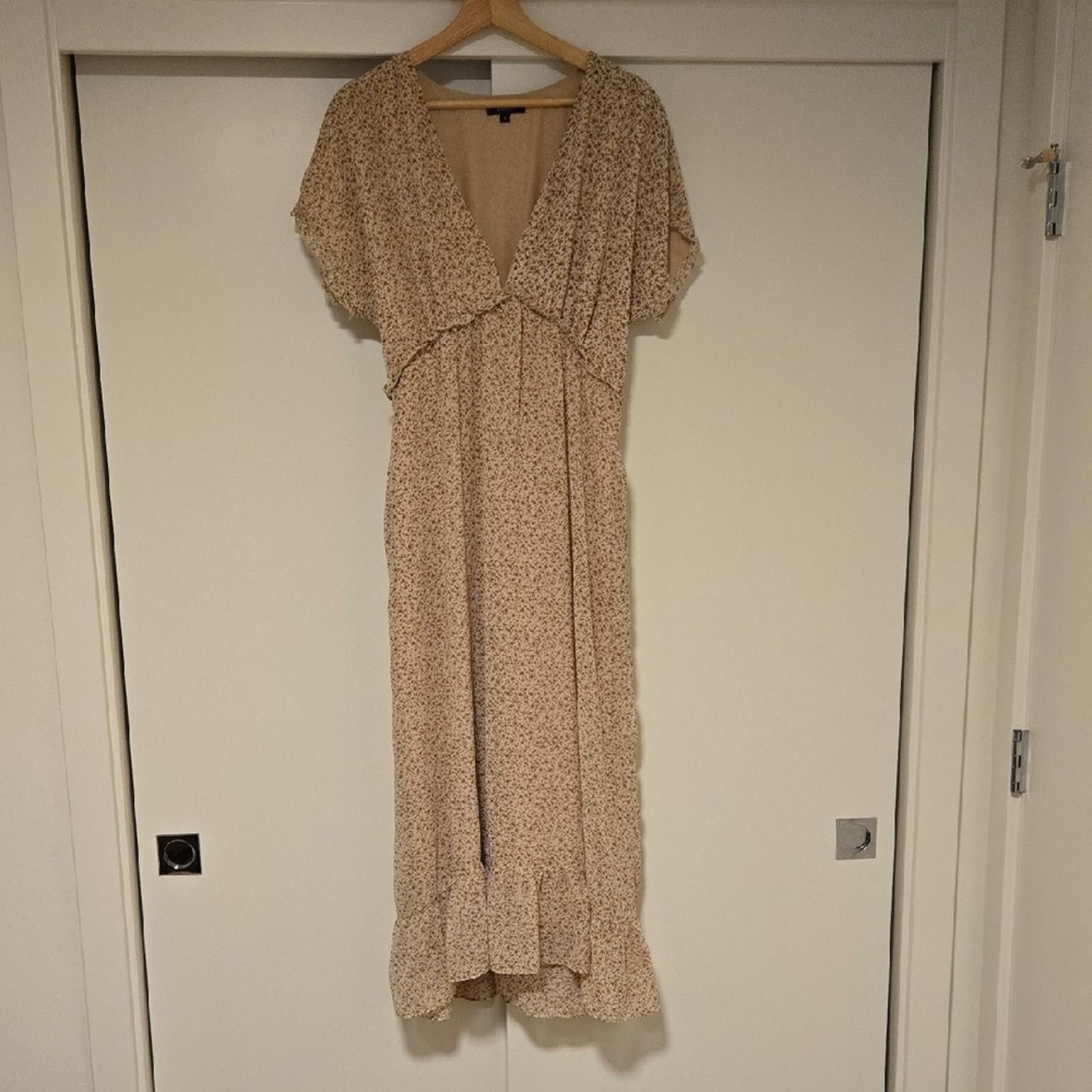 Other Wishlist Cream Floral Maxi Dress Size S / US 4 / IT 40 - 1 Thumbnail