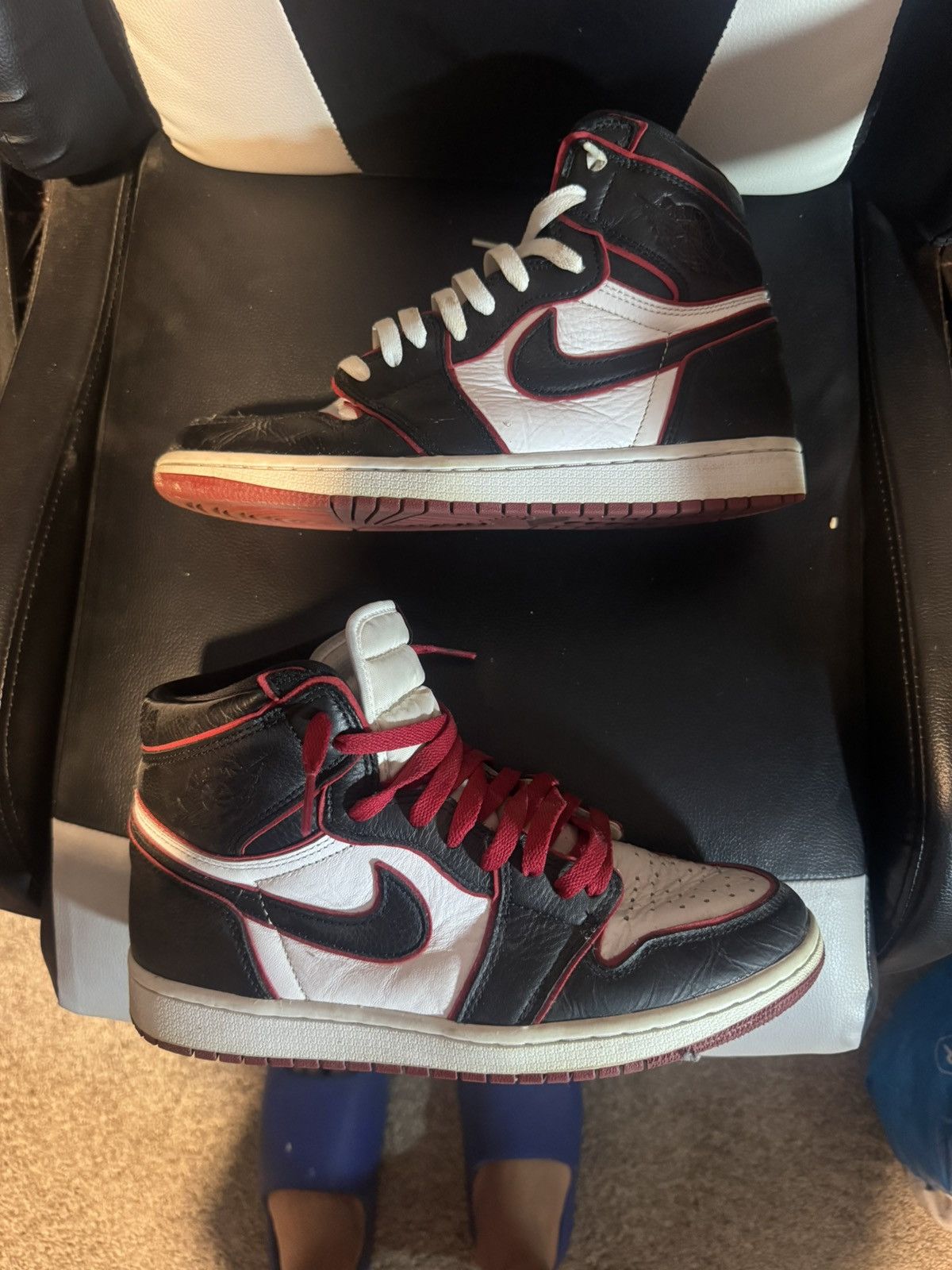 Jordan Brand Air Jordan 1 High OG “BloodLine” Size US 9 / EU 42 - 4 Thumbnail