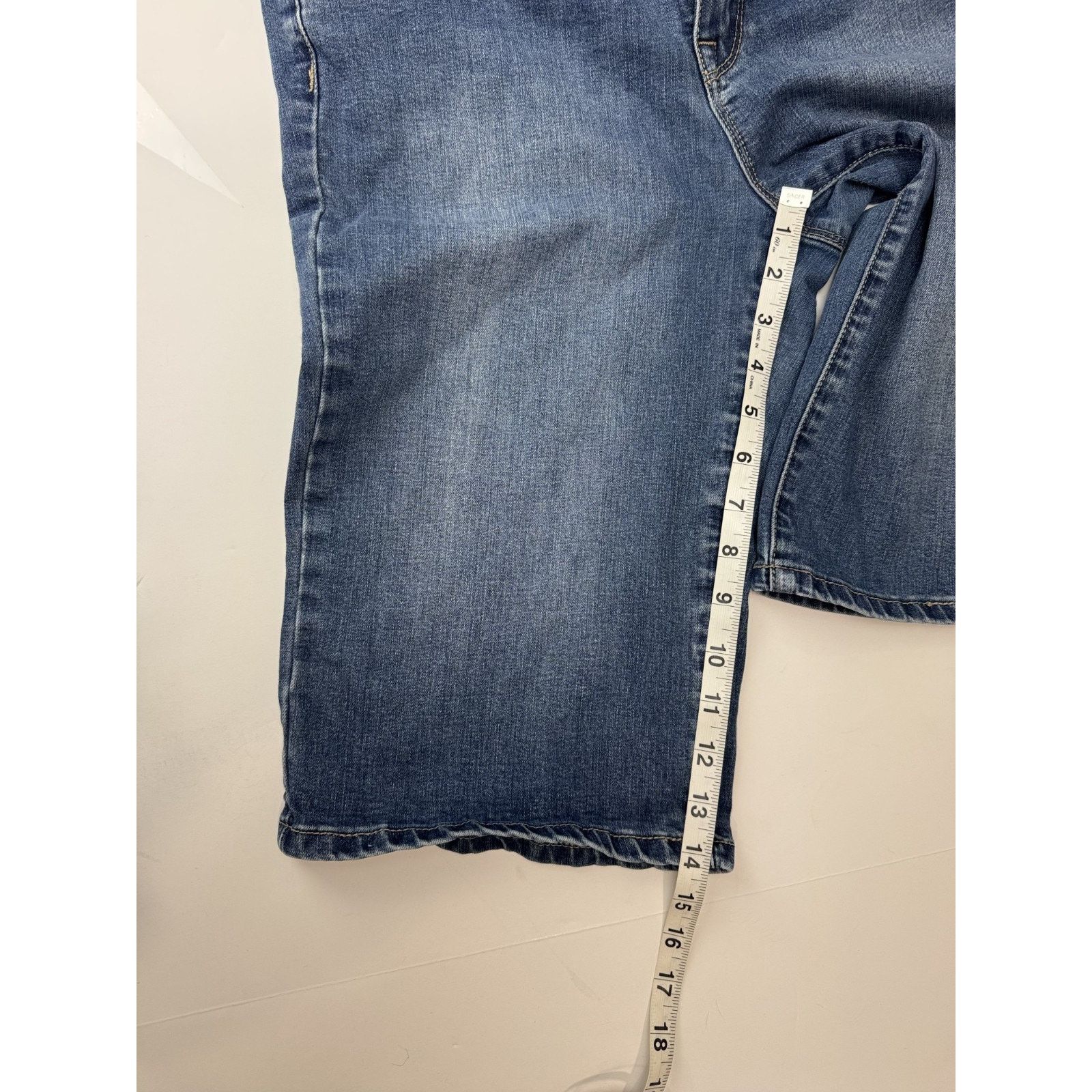 Other Buffalo David Bitton Jorts Samuella Mid-Rise Bermuda 10 / 30 Size 32" / US 10 / IT 46 - 5 Thumbnail