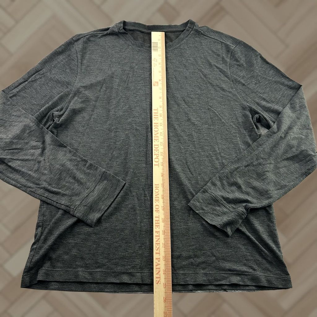 Lululemon Lululemon Athletic Long Sleeve Thermal Shirt Mens Large Gray Size US L / EU 52-54 / 3 - 1 Thumbnail