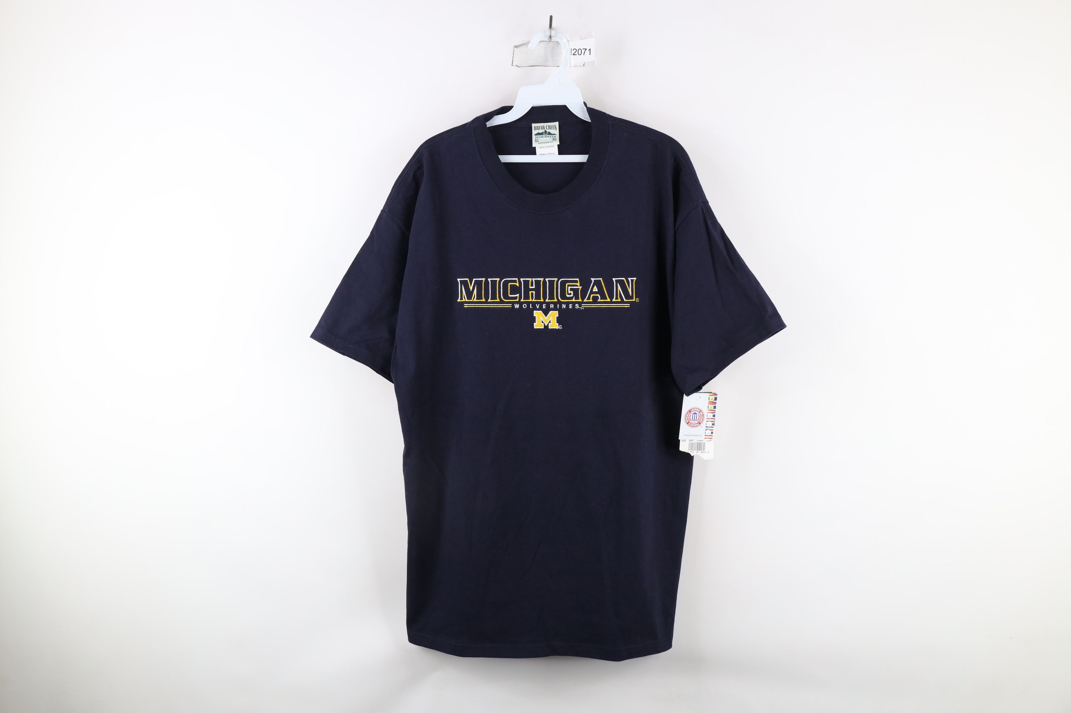 Vintage Deadstock Vintage 90s University of Michigan T-Shirt Blue Size US L / EU 52-54 / 3 - 1 Thumbnail