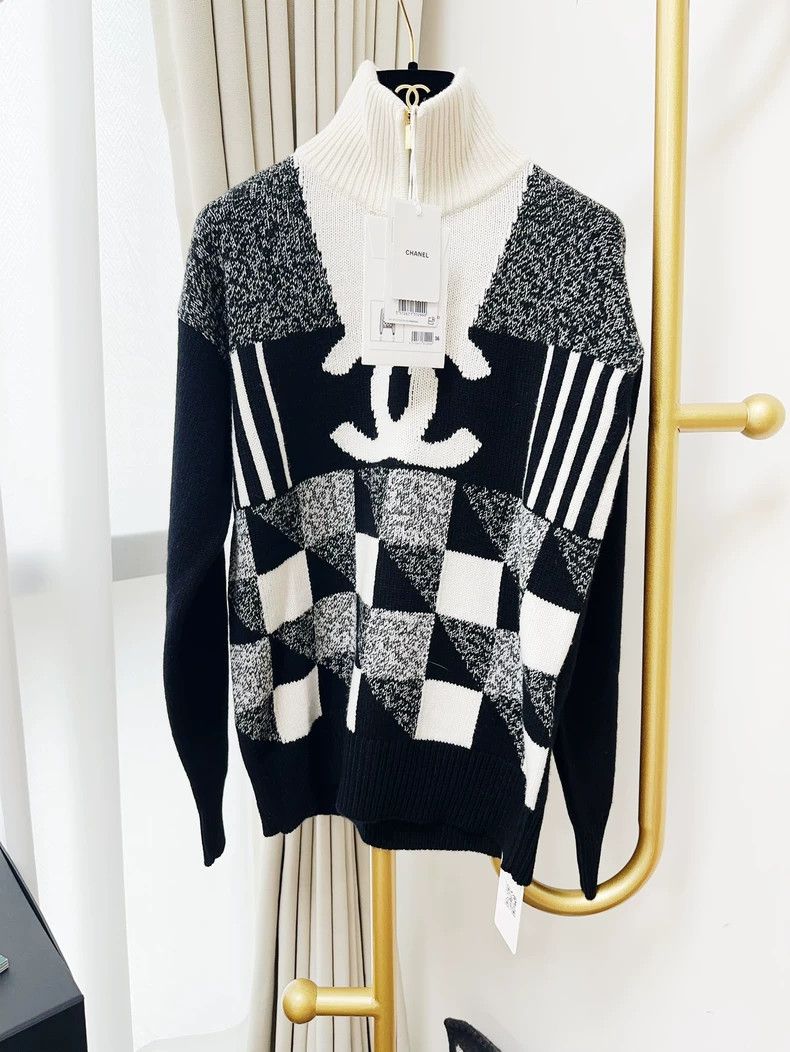 Chanel Chanel 22N Coco Neige Ski Series Black and White Color Blo Size XS / US 0-2 / IT 36-38 - 1 Thumbnail