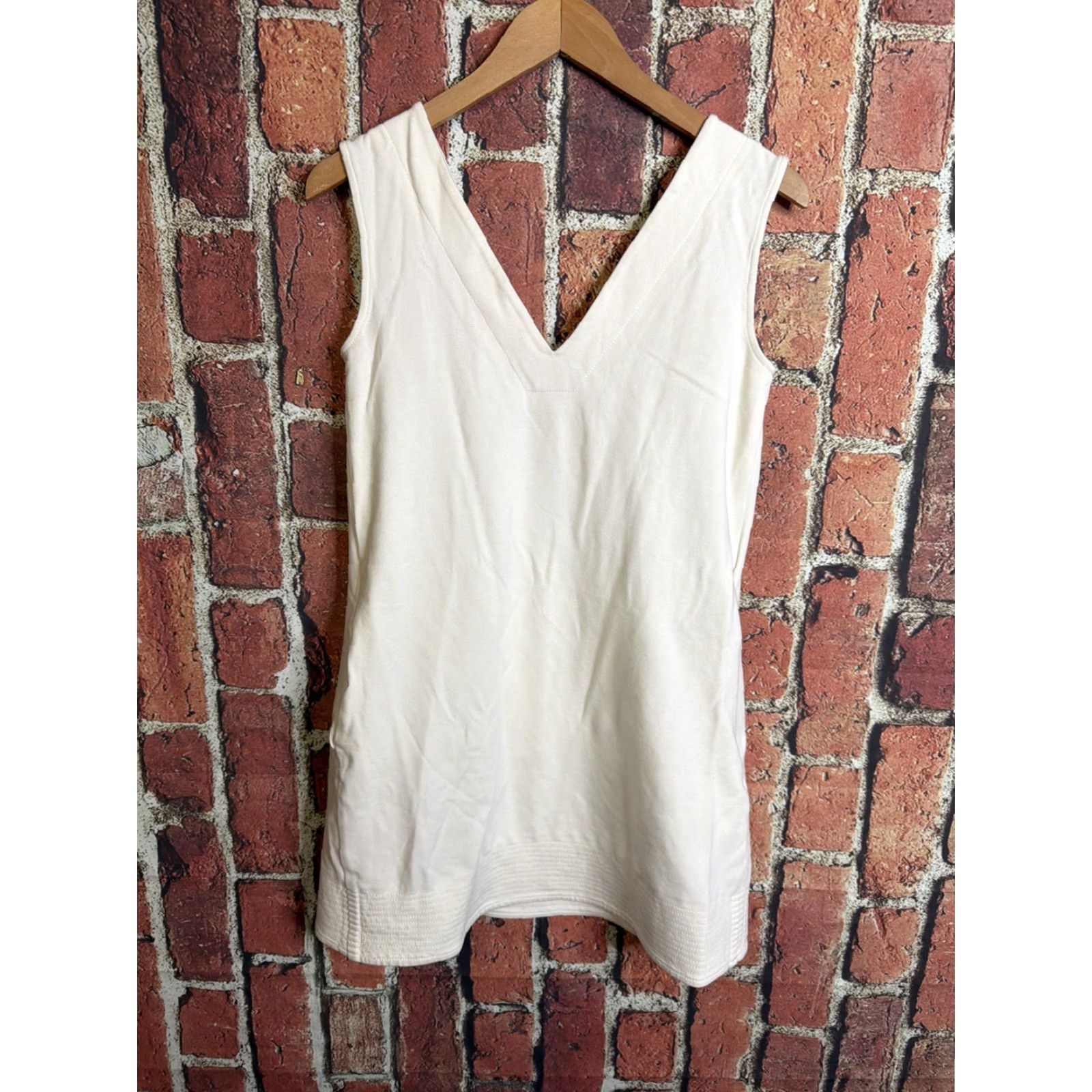 Diane von Furstenberg Diane von Furstenberg Dress Solid White Viscose Blend Size 2 - Short Sleeveless Round Neck Zip Womens Fit & Flare, Dry Clean Only Size XS / US 0-2 / IT 36-38 - 4 Thumbnail