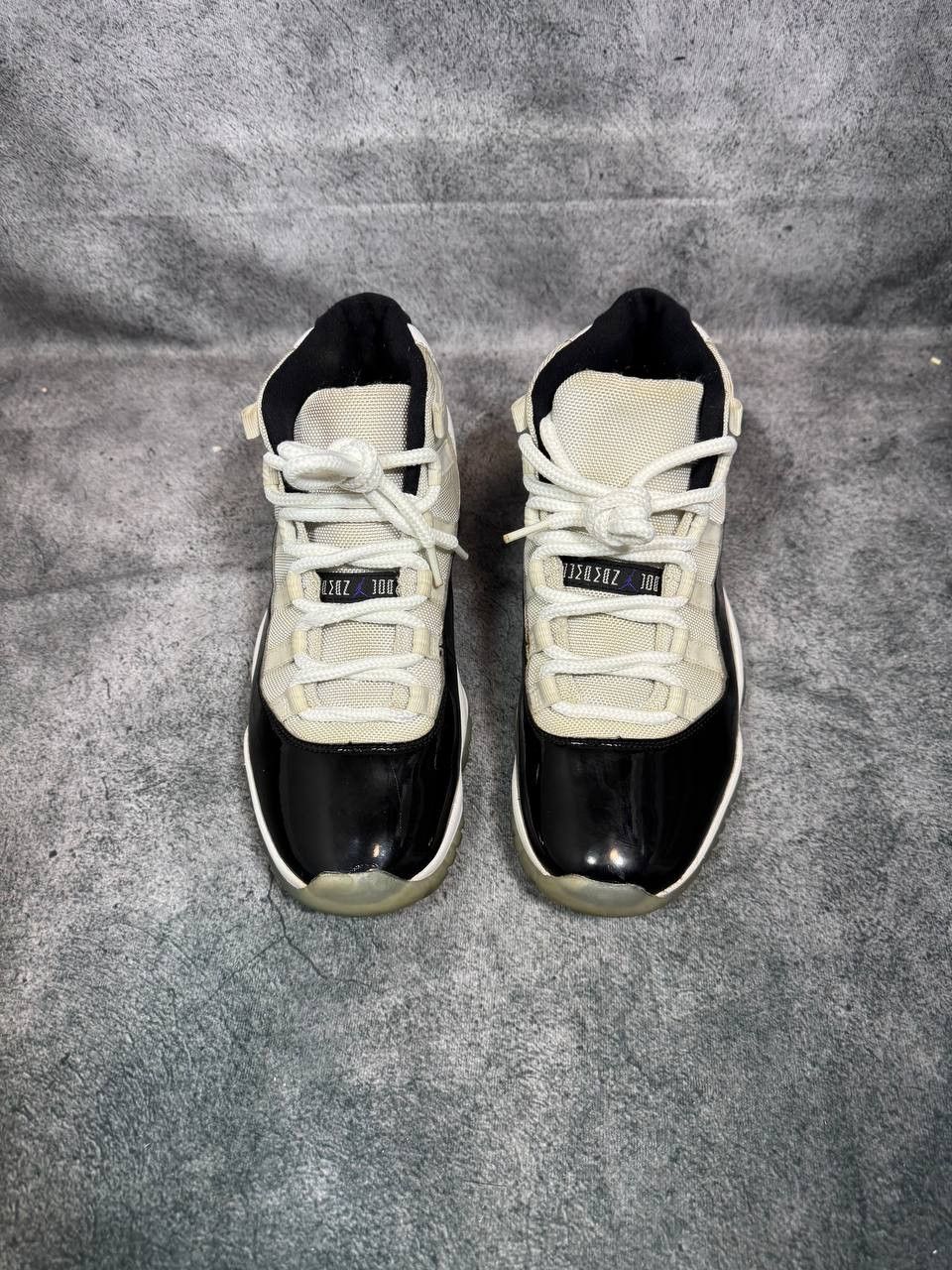 Jordan Brand Size 8.5 | Jordan 11 Concord No Box | Pre-Owned Size US 8.5 / EU 41-42 - 2 Thumbnail