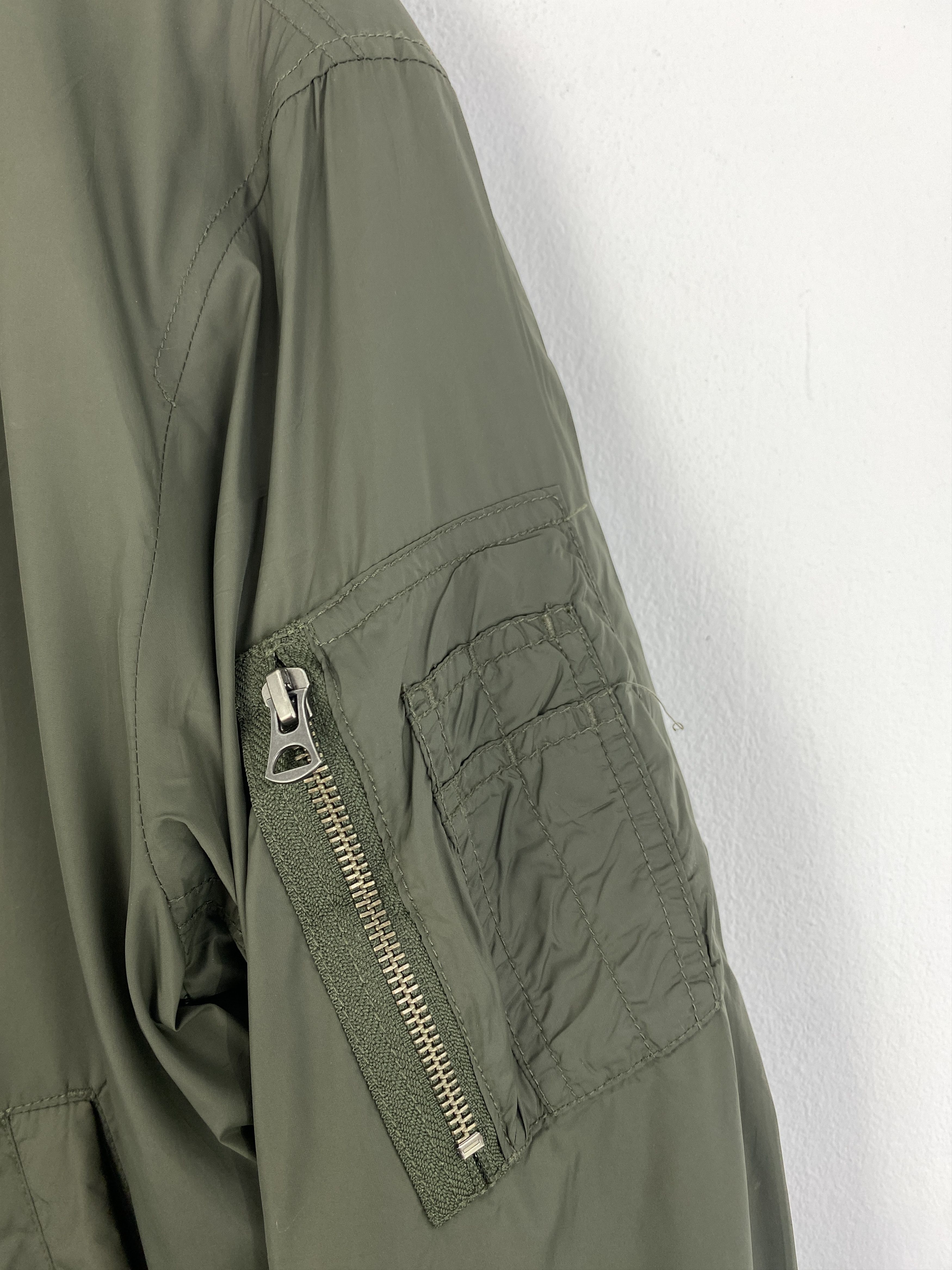 Uniqlo Uniqlo MA-1 Blouson Bomber Olive Green Jacket JA0191 Size US L / EU 52-54 / 3 - 11 Thumbnail