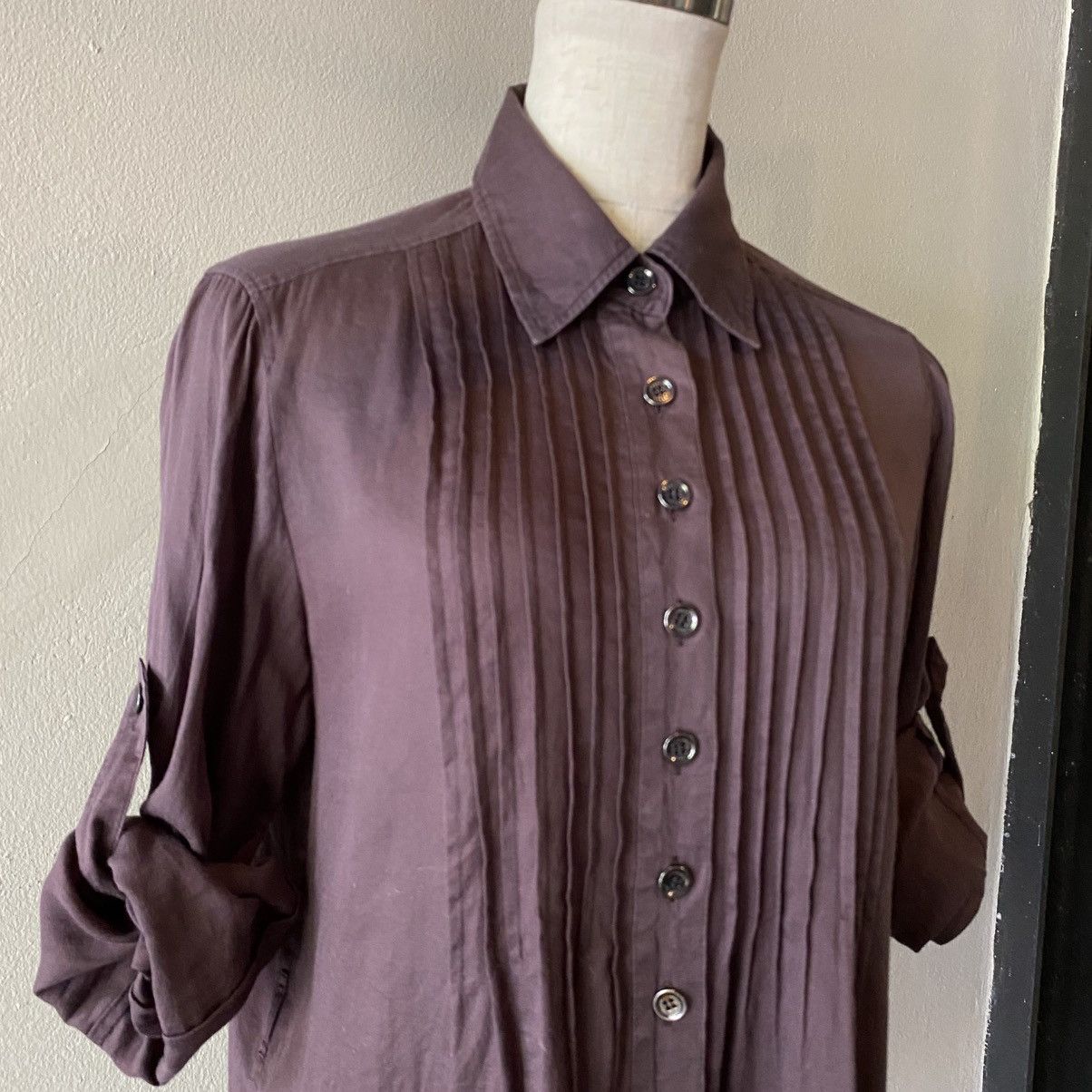 Burberry BURBERRY Purple Pintuck Button-Up Shirt Size XS / US 0-2 / IT 36-38 - 17 Thumbnail
