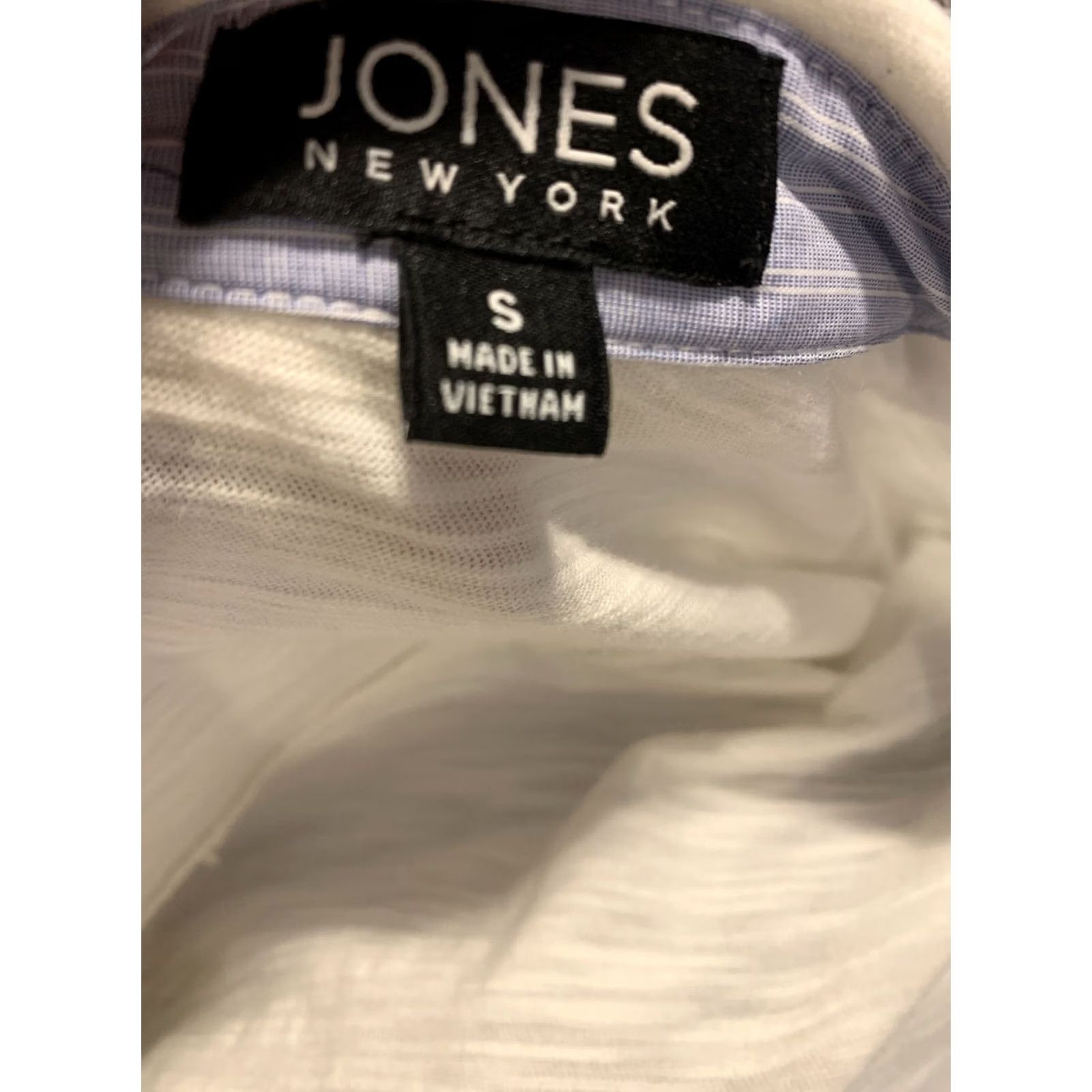 Jones New York VINTAGE? WOMENS Jones Newyork Shirt S White V-Neck Burnout Style Roll Sleeves Top Shirt#2169 Size S / US 4 / IT 40 - 7 Thumbnail