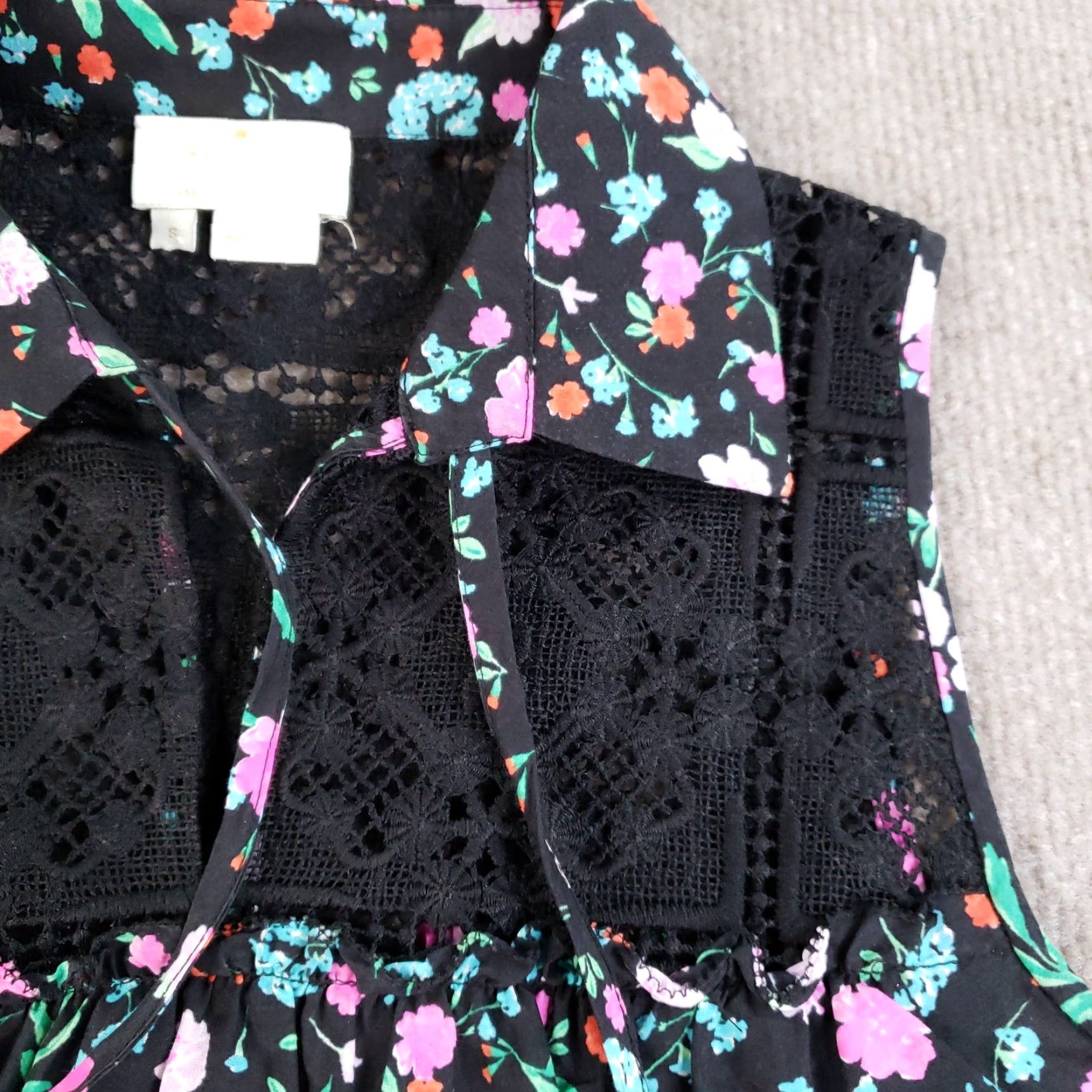 Vintage Kate Spade Dress Womens Small Black Floral Lace Yoke Sleeveless Collared Tiered Shirt? Size S / US 4 / IT 40 - 6 Thumbnail