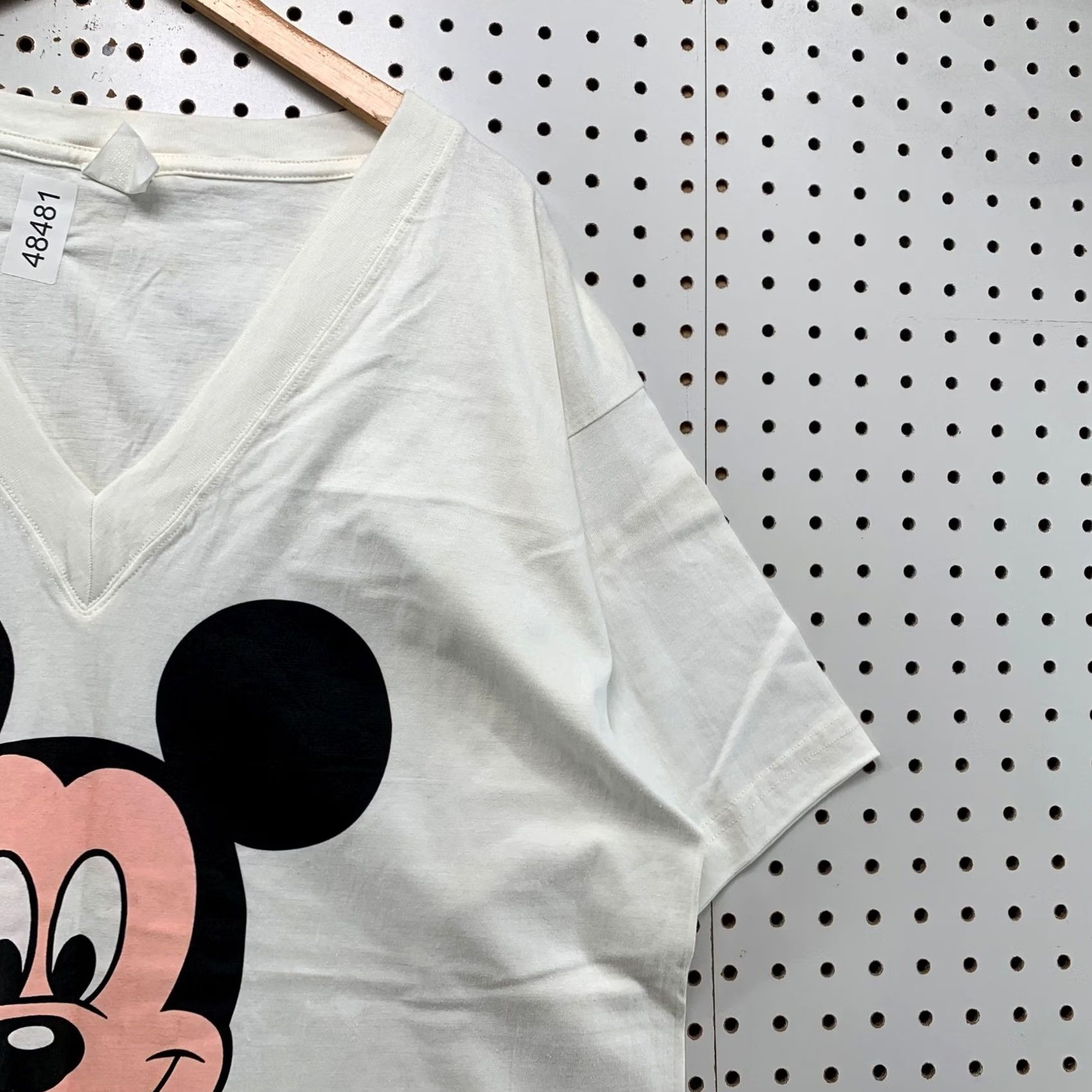 Disney VINTAGE Disney Mickey Mouse T Shirt Mens XL White 90s V Neck Graphic Tee Size US XL / EU 56 / 4 - 5 Thumbnail