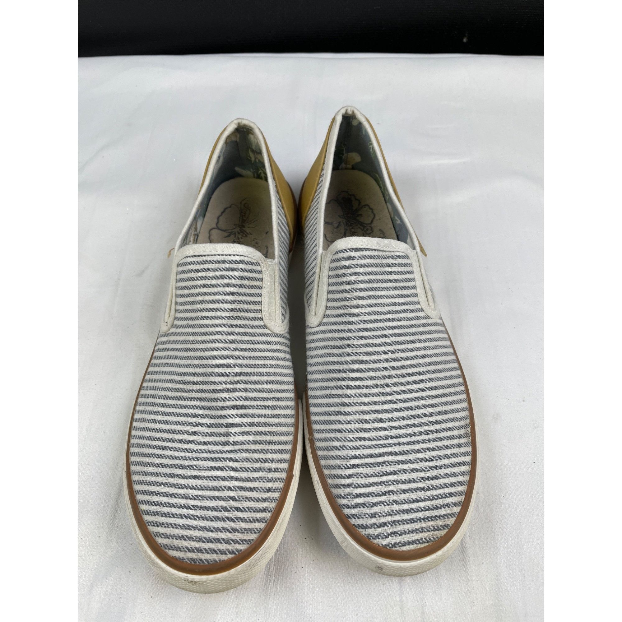Tommy Bahama Tommy Bahama Women's White Striped/Yellow Shoes/ Slip on Siz Size US 9.5 / IT 39.5 - 1 Thumbnail