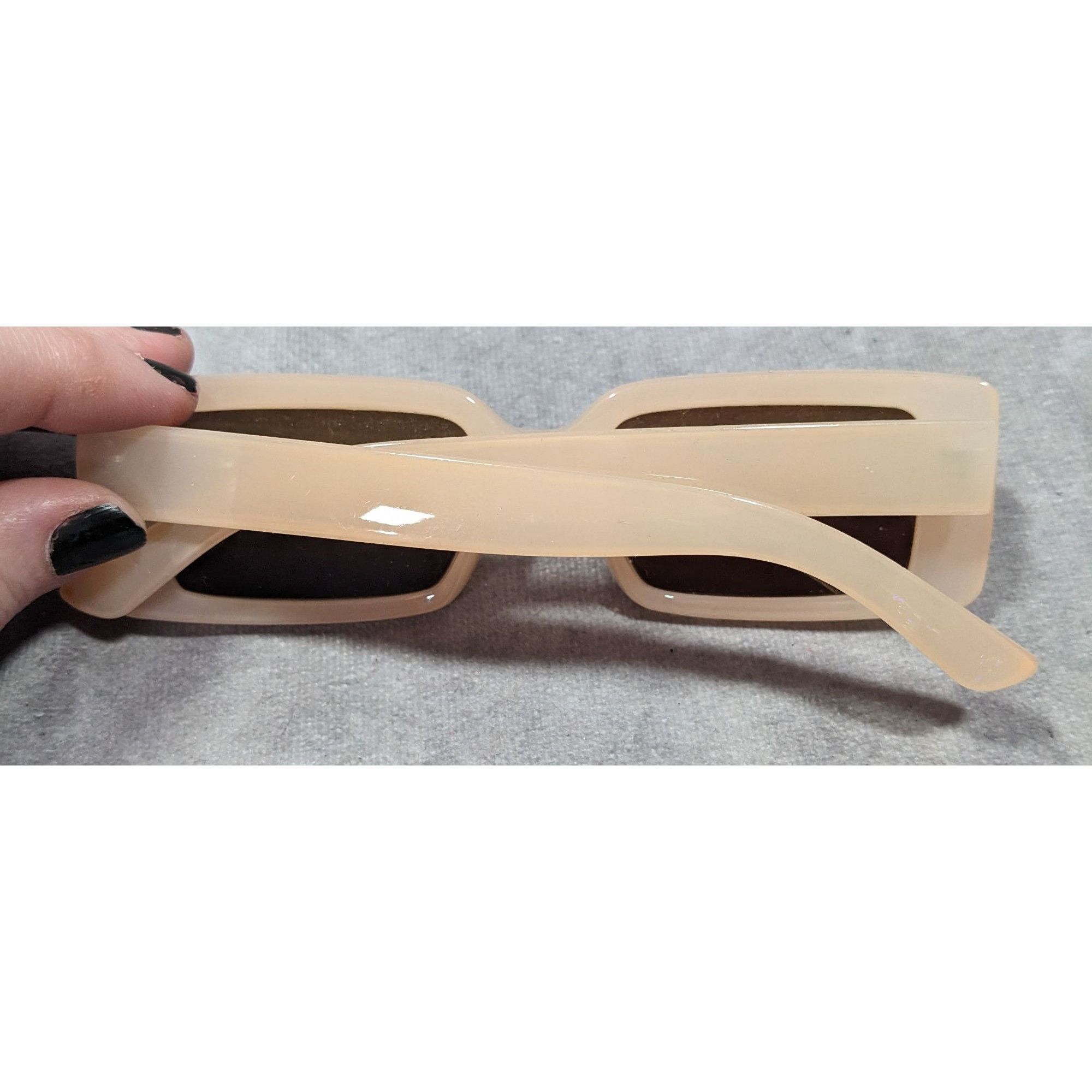 Other Throwin' Shade Beige Retro Rectangular Sunglasses Size ONE SIZE - 4 Thumbnail