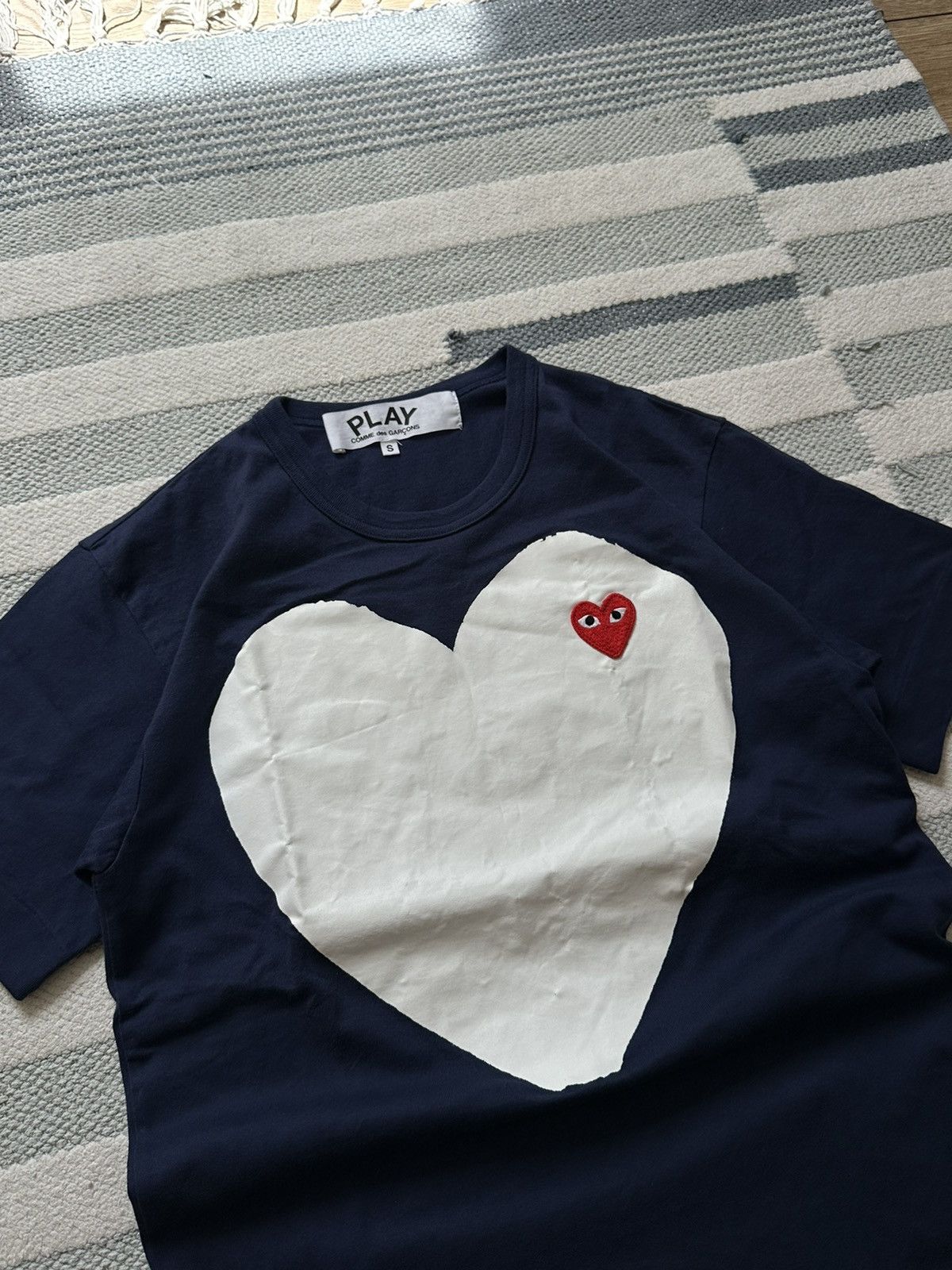Comme des Garcons × Japanese Brand × Vintage Vintage Play Comme des &Garcons tee MADE IN JAPAN 🇯🇵 Size US S / EU 44-46 / 1 - 2 Thumbnail