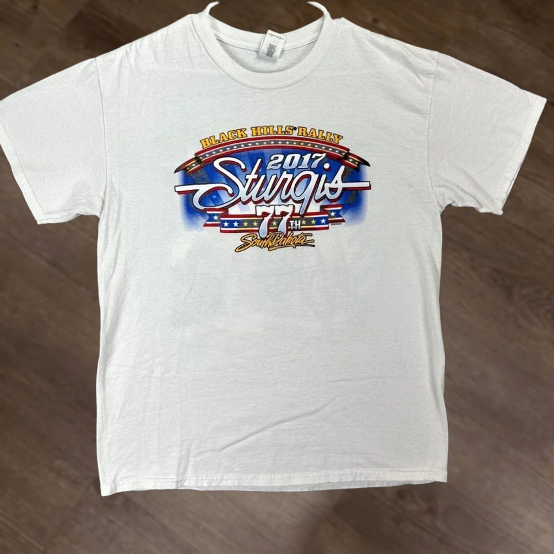 Gildan Gildan T-Shirt Mens Large White Ultra Cotton Black Hills Rally 2017 Tee Short Sleeve Crew Neck Breathable Easy Care Solid Vintage No Size US L / EU 52-54 / 3 - 1 Thumbnail