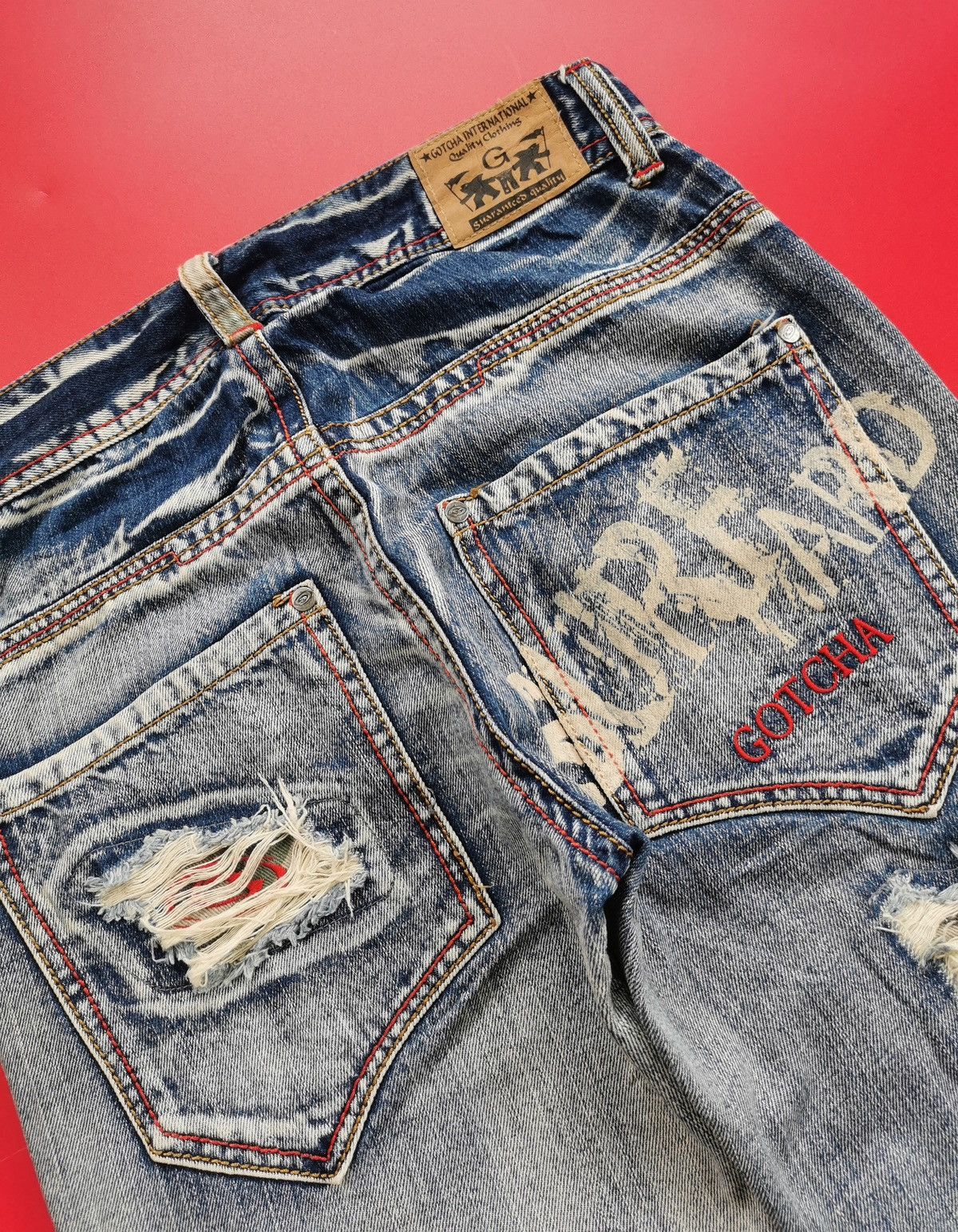 Gotcha Vintage Gotcha Surf Print Distressed Jeans Size US 30 / EU 46 - 13 Thumbnail