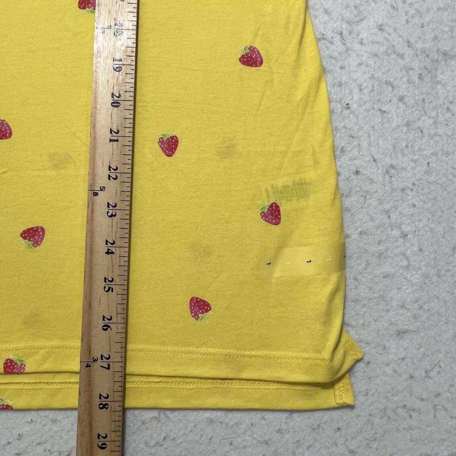 Other a.n.a. Large V-Neck Tee Strawberry Pattern Yellow T Shirt Size L / US 10 / IT 46 - 8 Thumbnail