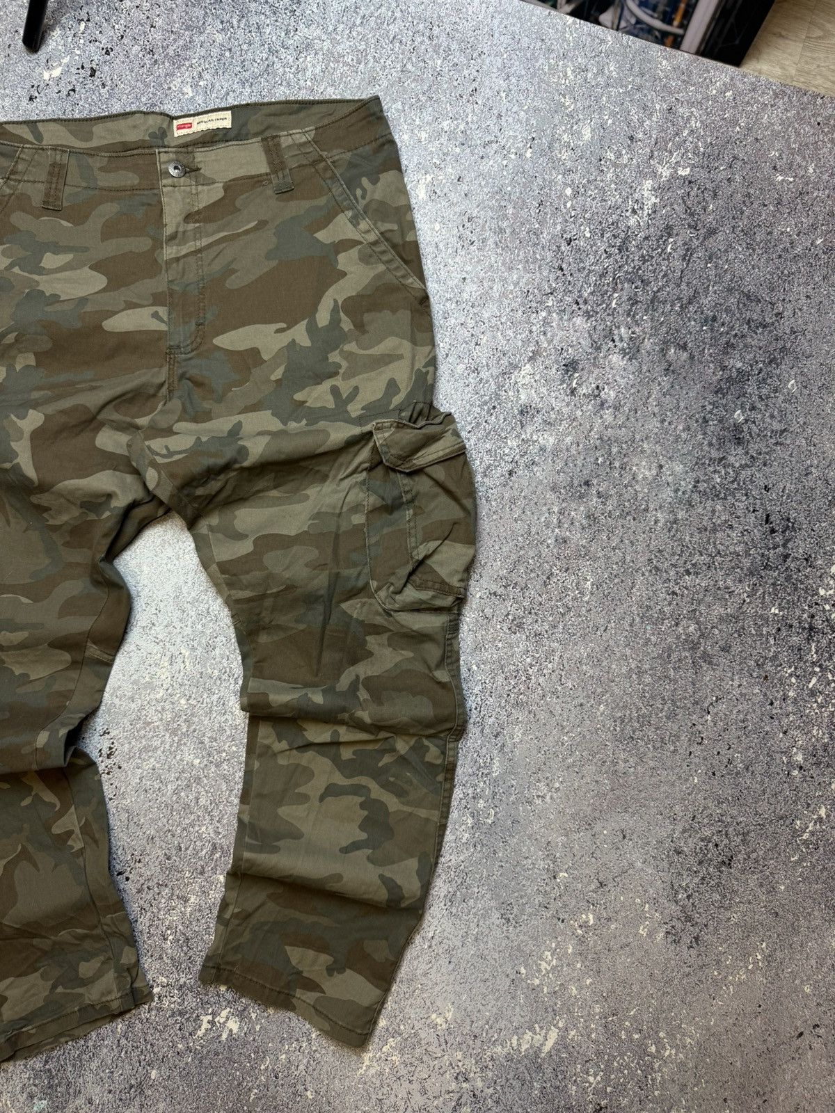 Wrangler CRAZY WRANGLER MULTIPOCKET TACTICAL CAMO PANTS Size US 36 / EU 52 - 2 Thumbnail
